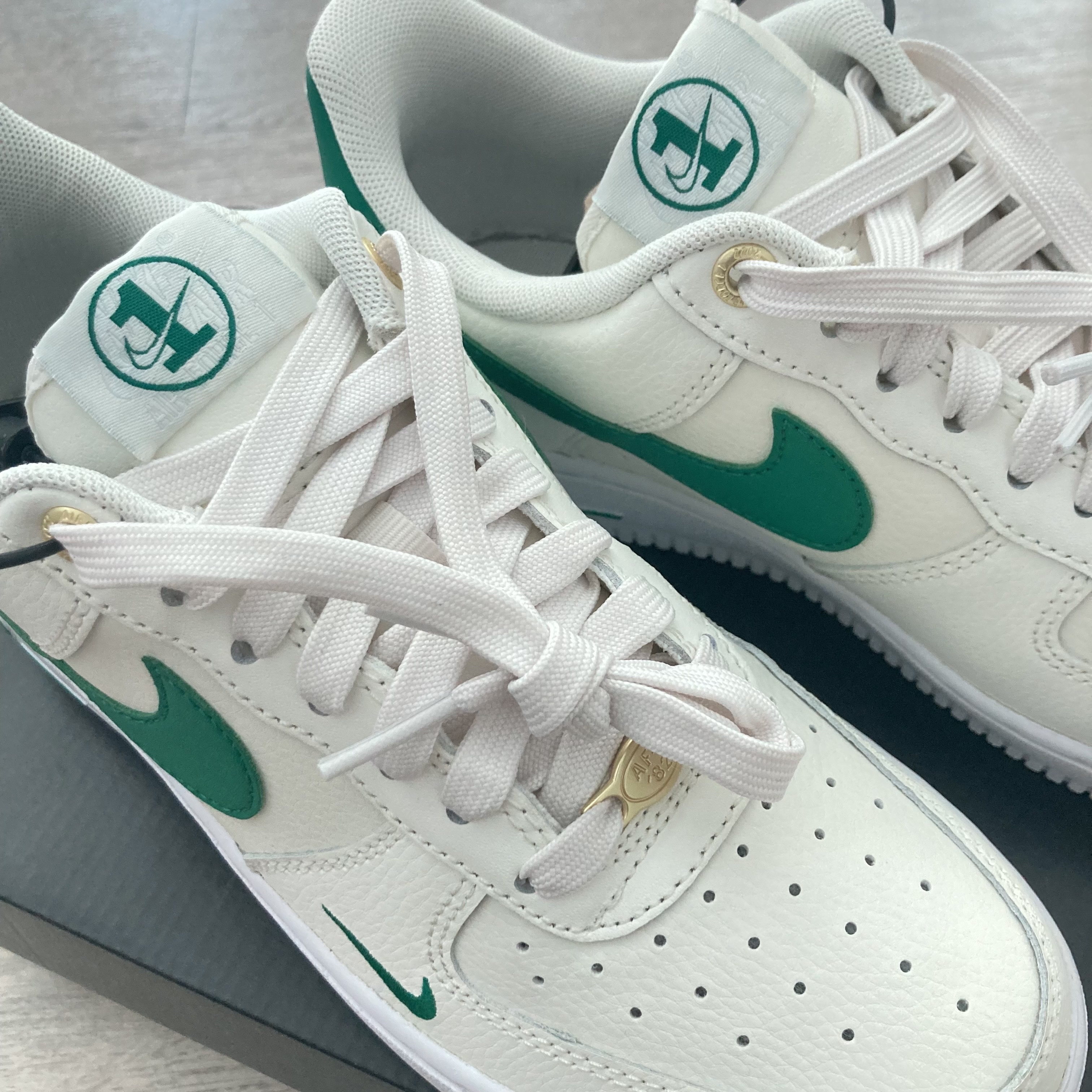 (W) Nike Air Force 1 '07 SE 40th Anniversary Join Forces Sail Malachite 착용 스타일 - 3