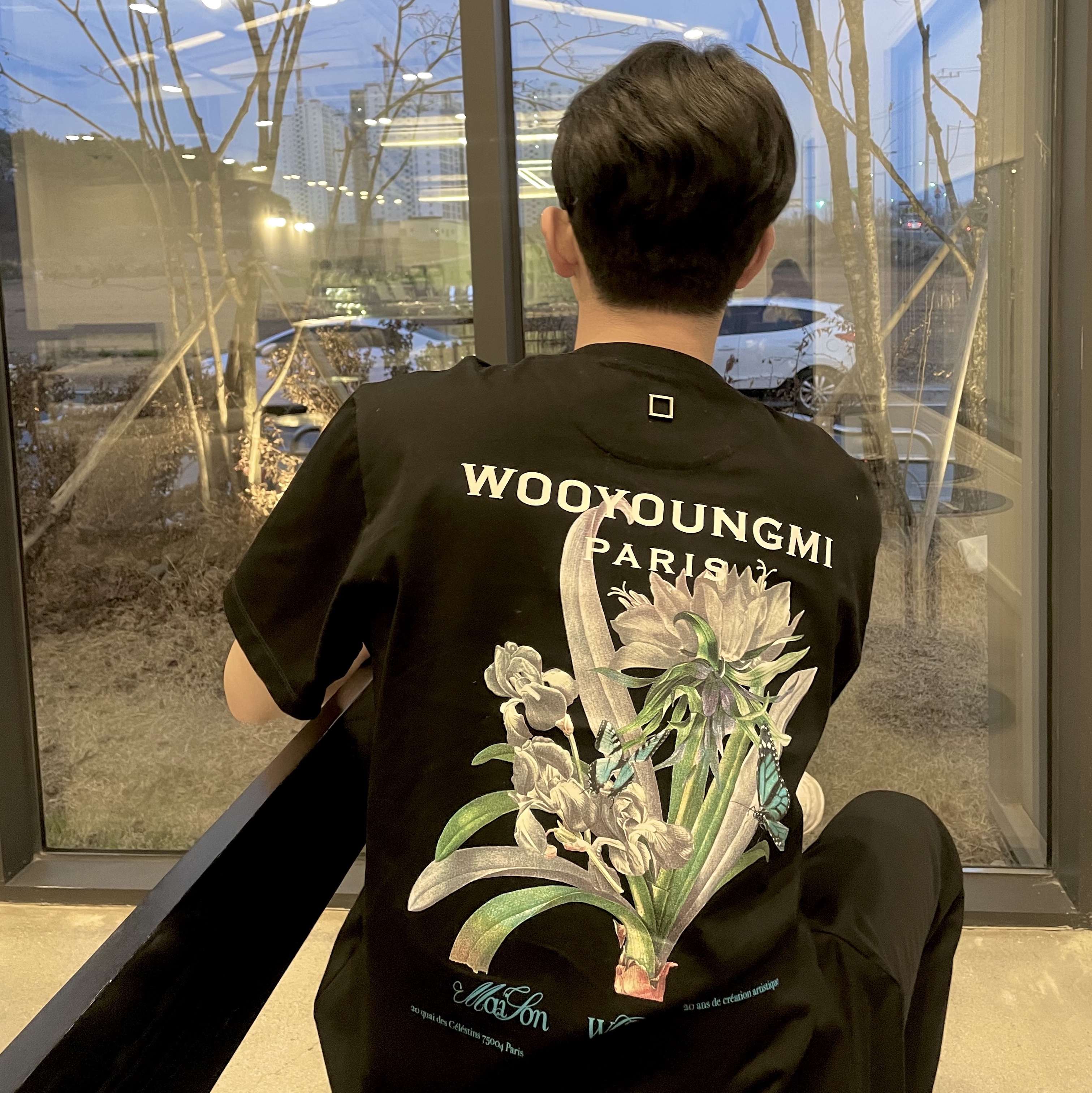 Wooyoungmi Flower Print Back Logo T-Shirt Black - 23SS, Maison Mihara Yasuhiro Blakey OG Sole Leather Low-top Sneakers White 착용 스타일 - 2