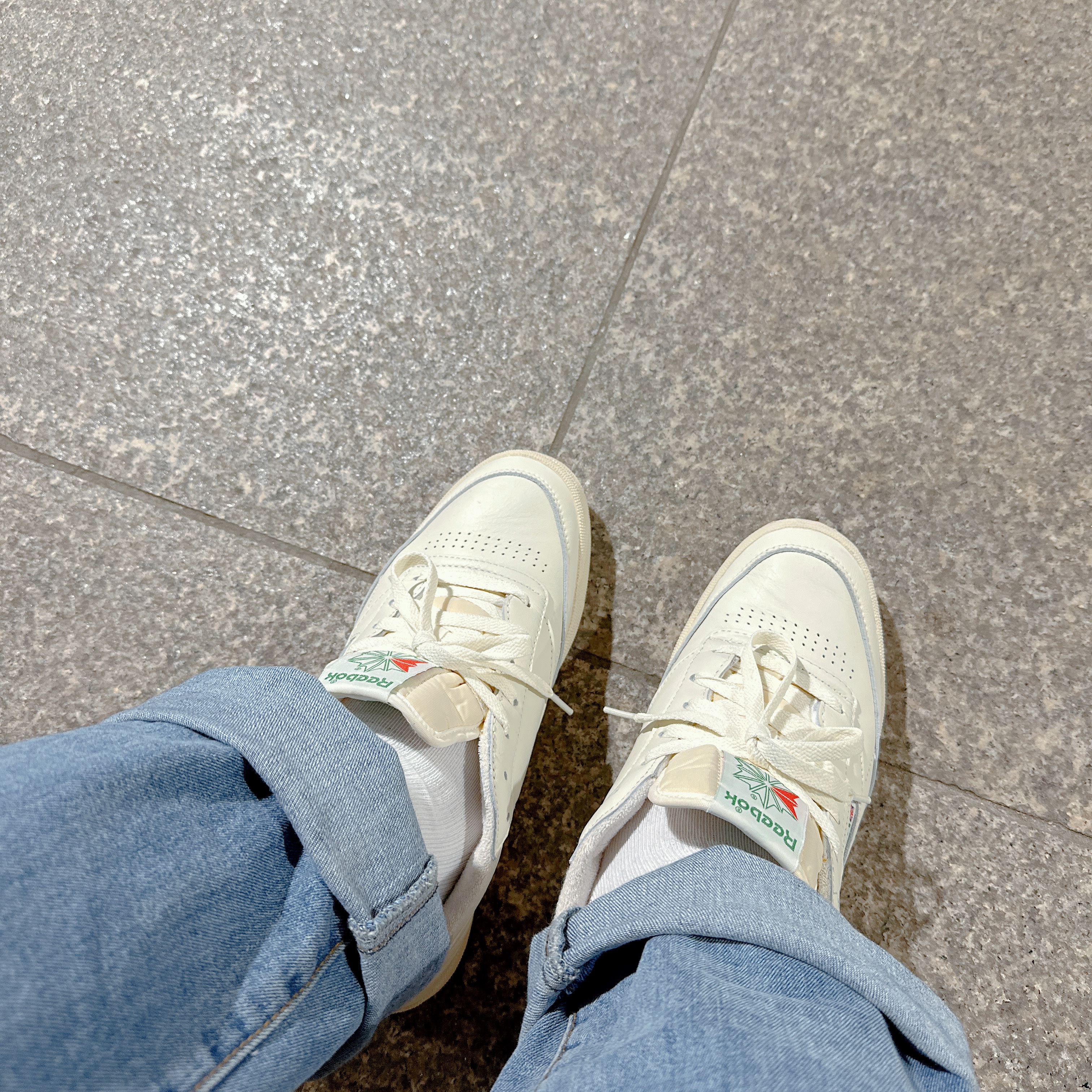 Reebok Club C 85 Vintage Chalk Green 착용 스타일