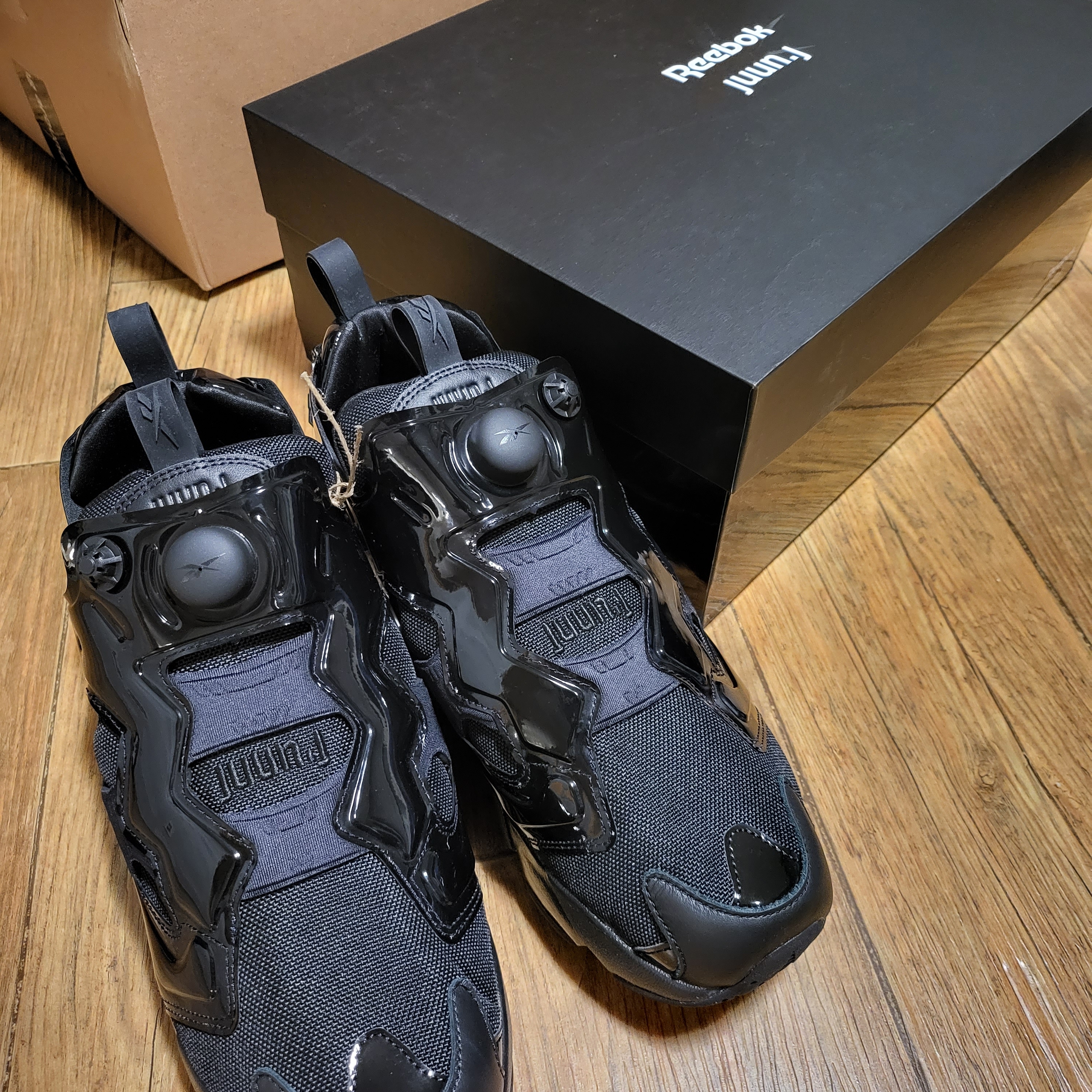 Reebok x Juun.J Instapump Fury OG Black 착용 스타일 - 1