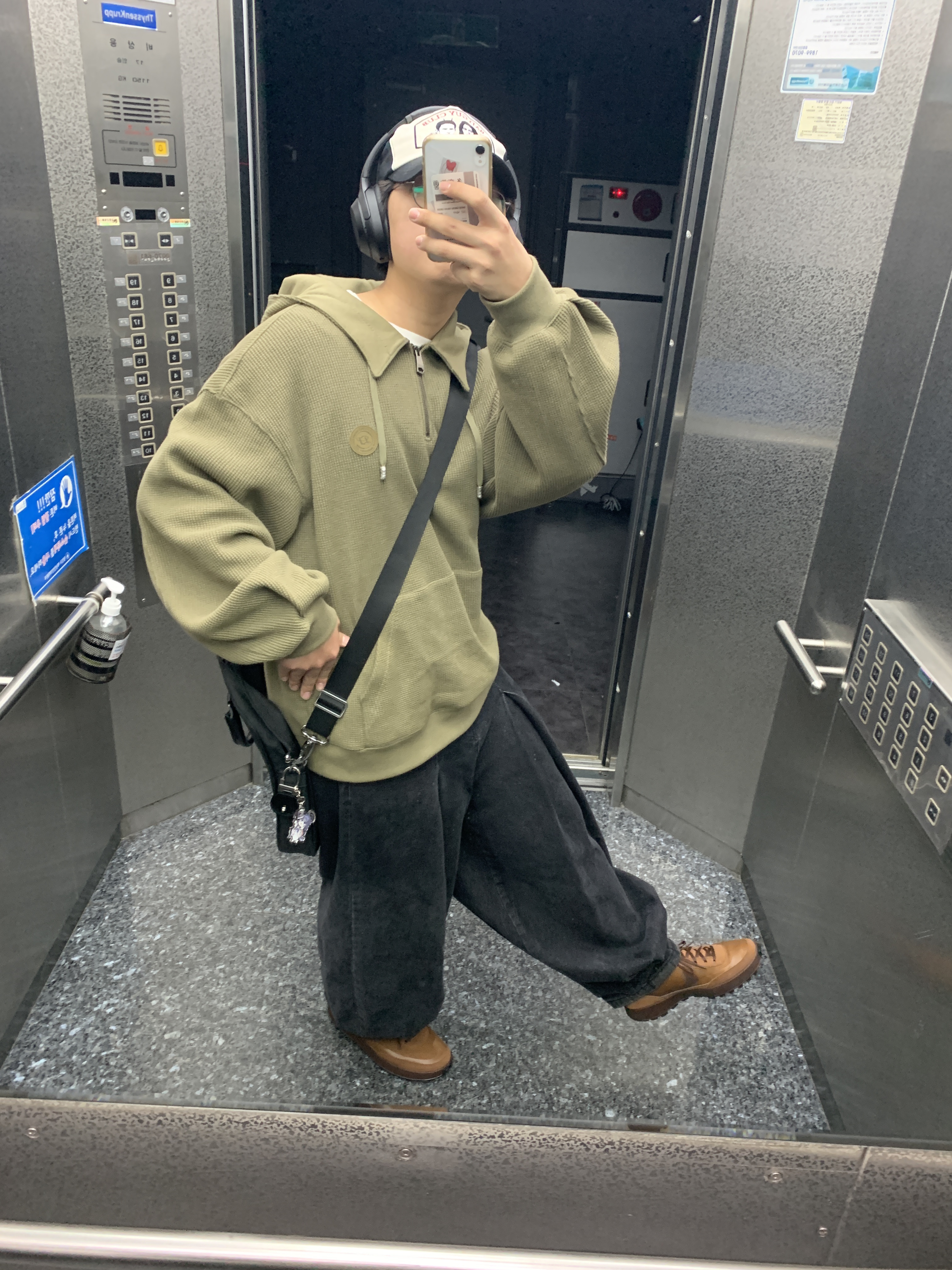 Nike x Tom Sachs General Purpose Shoe Brown, Sony WH-1000XM4 Black (Korean Ver.) 착용 스타일