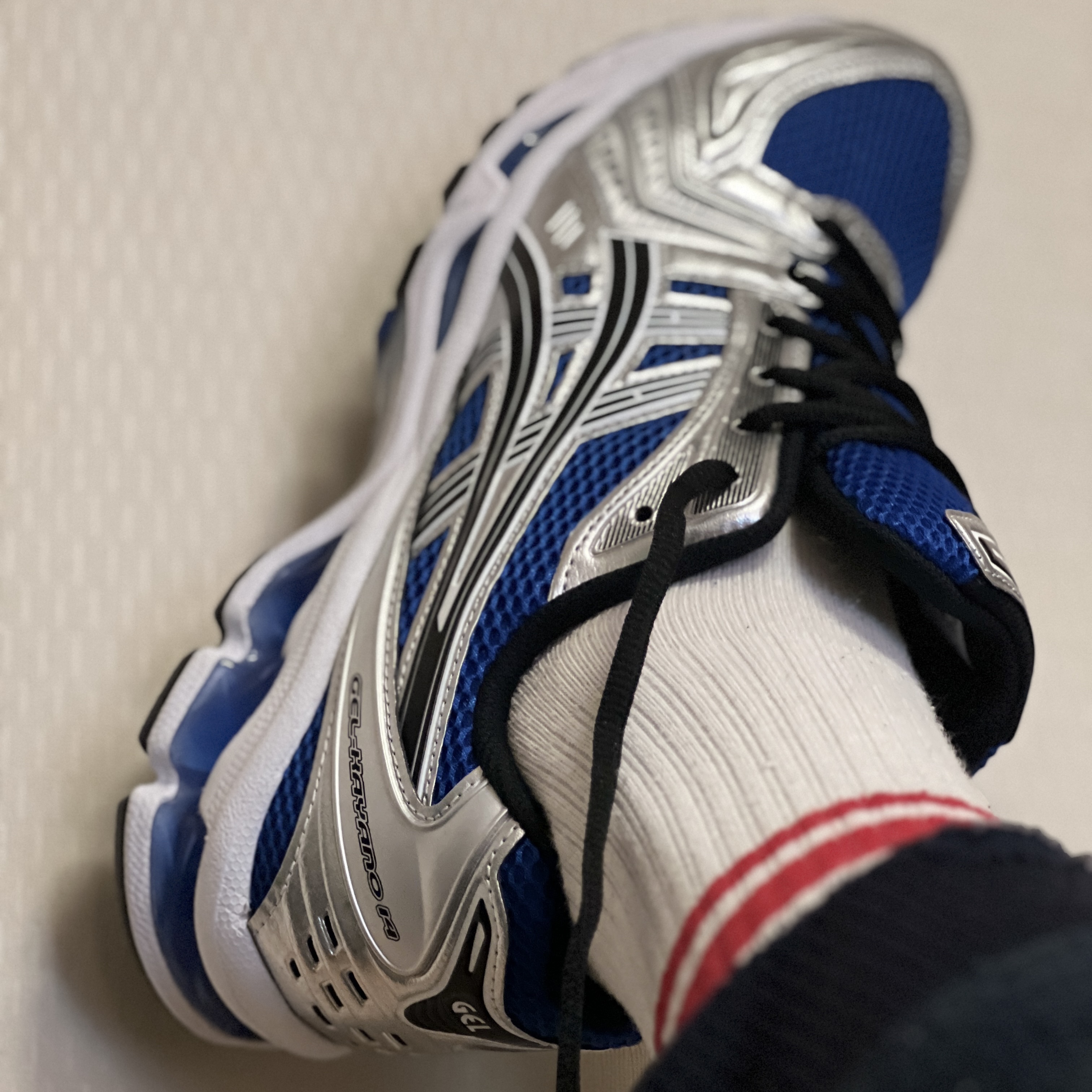 Asics Gel-Kayano 14 Monaco Blue Black 착용 스타일