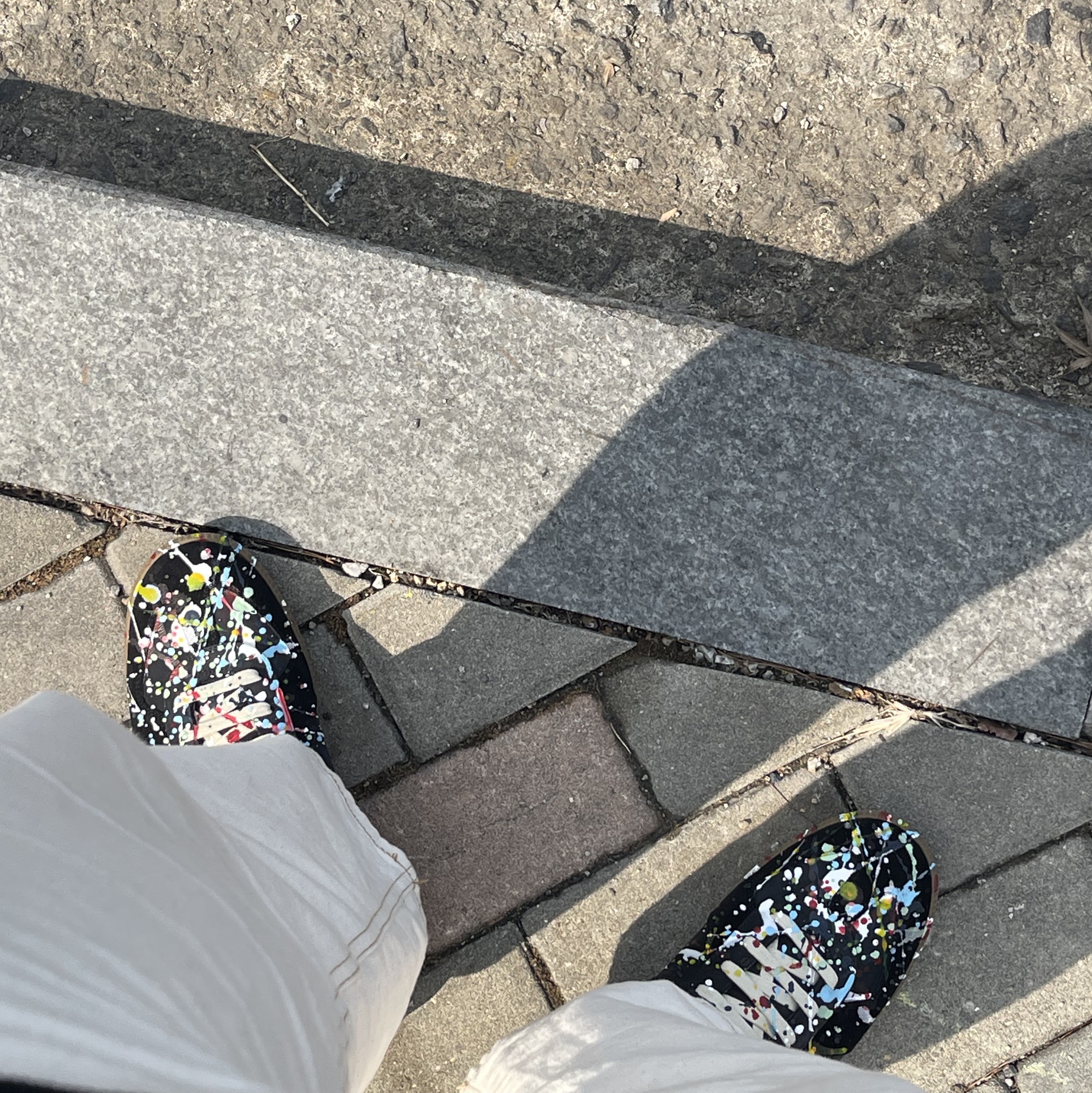 Maison Margiela Replica Paint Drop Sneakers Black 착용 스타일