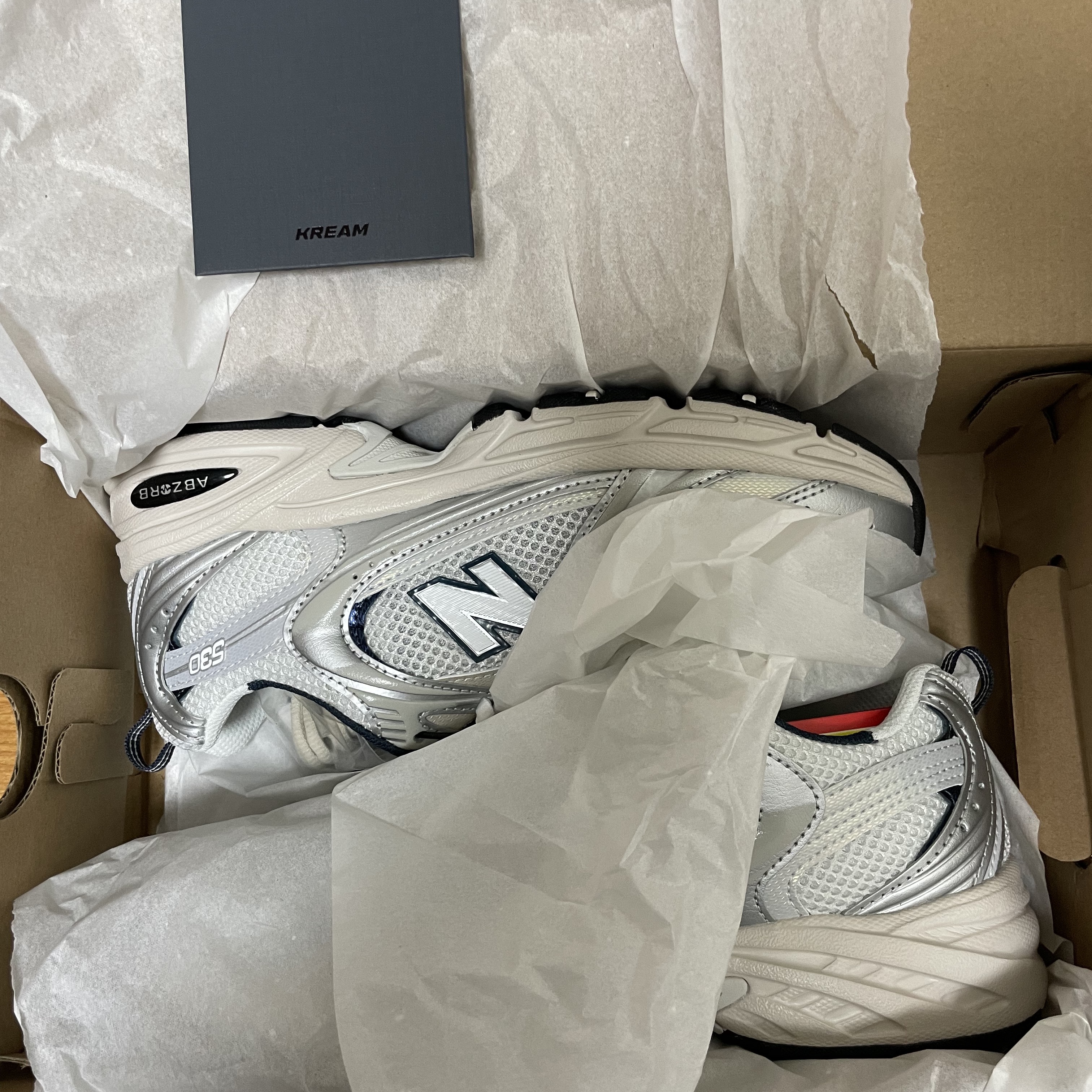 New Balance 530 Steel Grey 착용 스타일