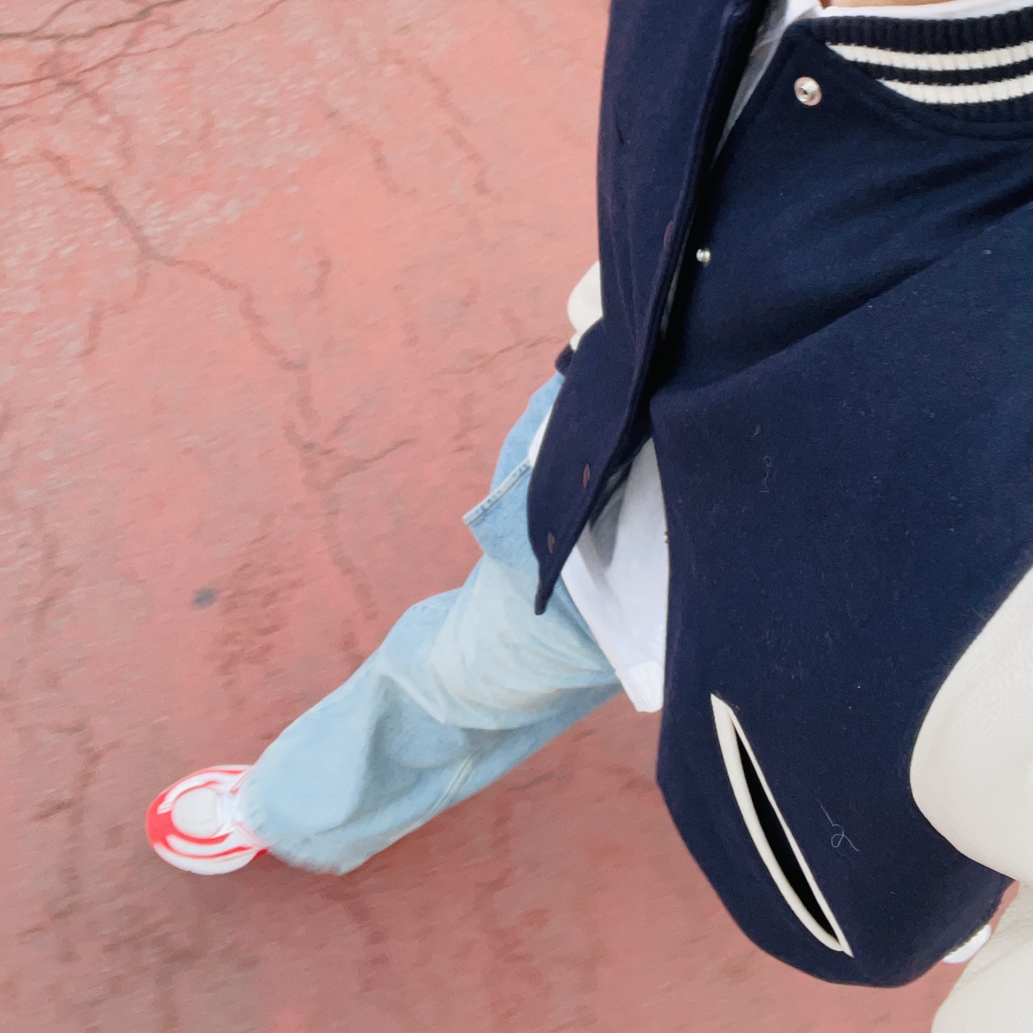 Jordan 1 x Travis Scott x Fragment Retro Low OG SP Military Blue, Reebok x Kanghyuk Premier Road Modern White Red  착용 스타일 - 2