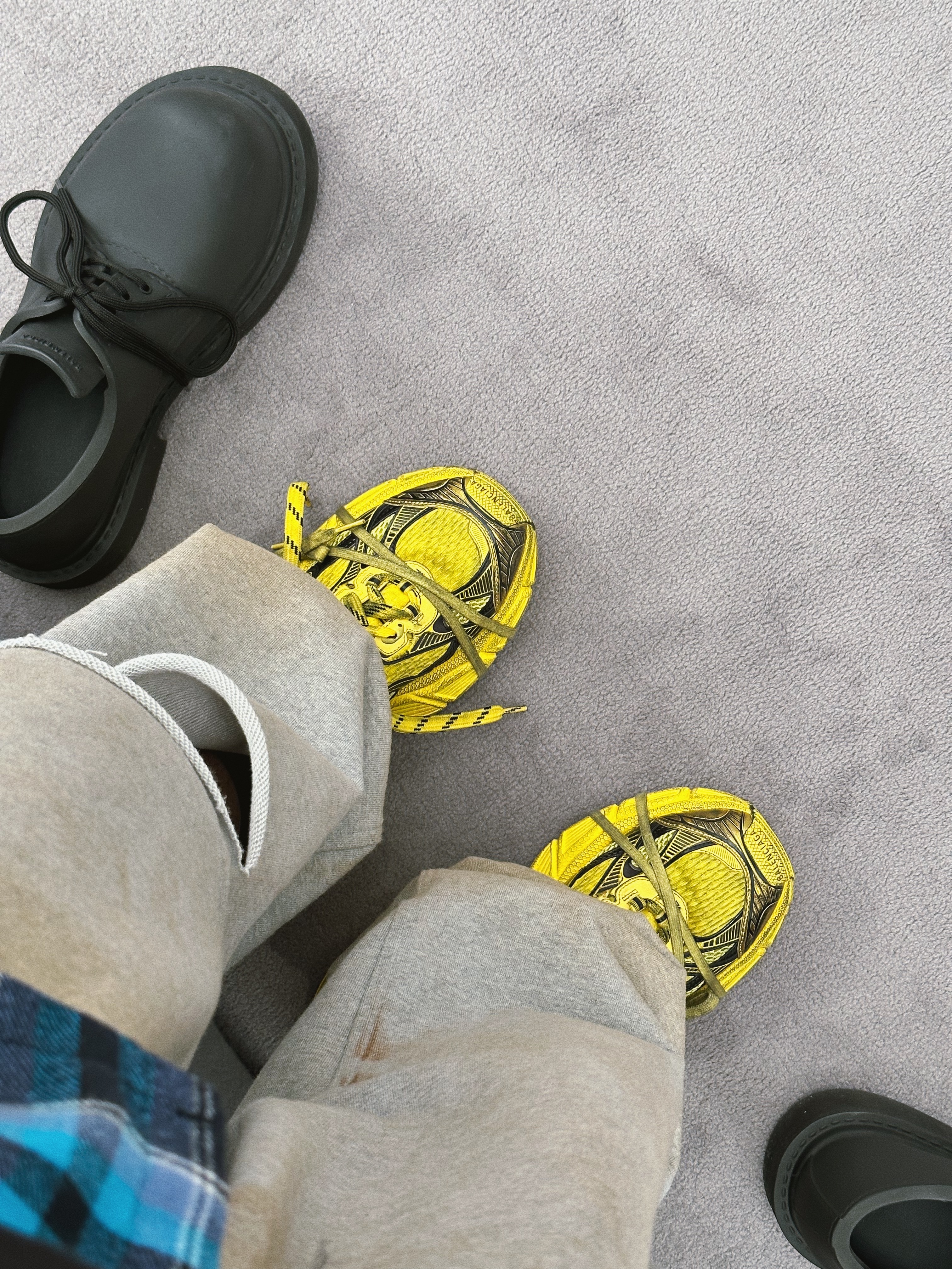Balenciaga 3XL Sneakers Yellow Black, Balenciaga Steroid Derby Black 착용 스타일 - 1