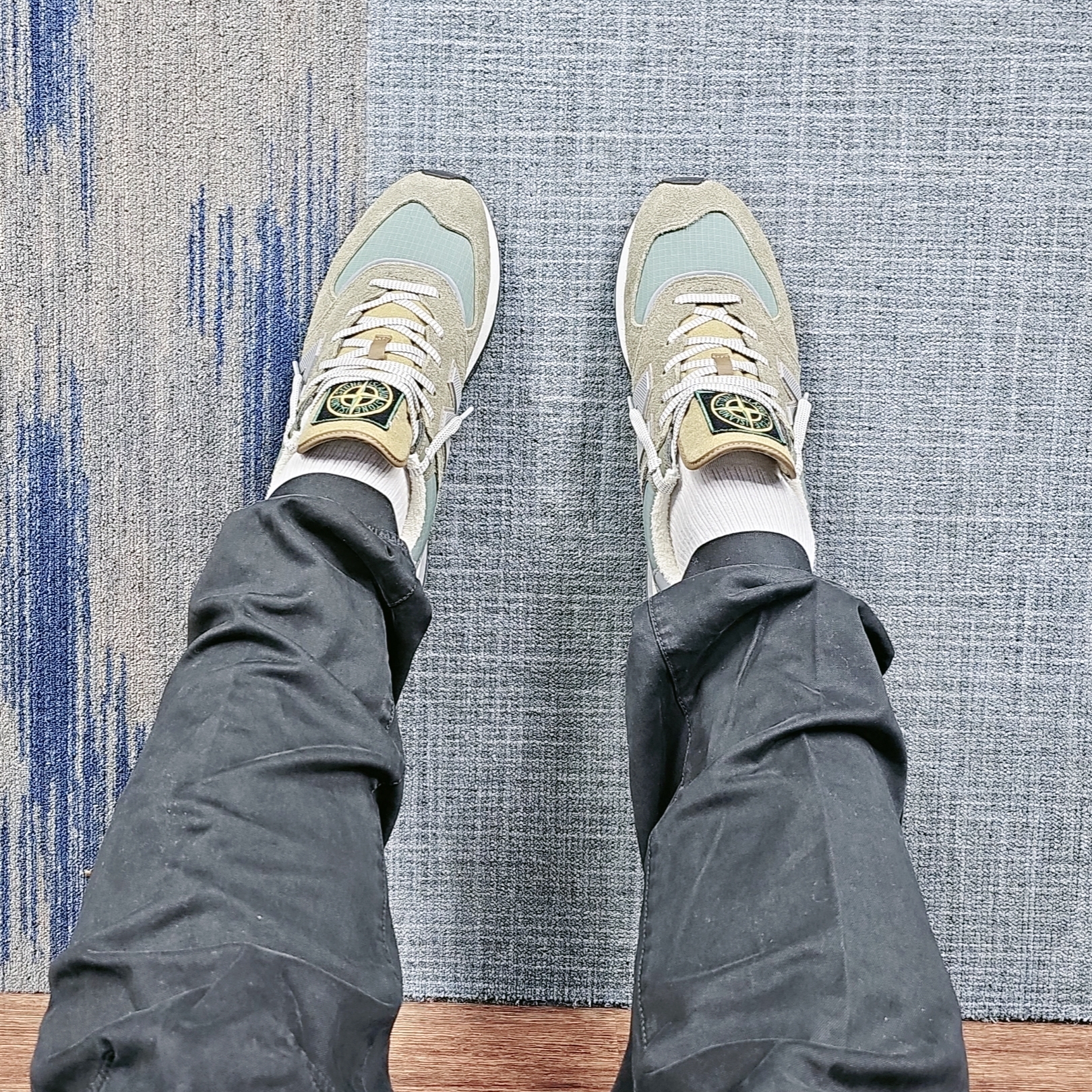 New Balance x Stone Island 574 Legacy Green, Stone Island 313L1 T.CO+OLD Cargo Pants Black - 22FW 착용 스타일