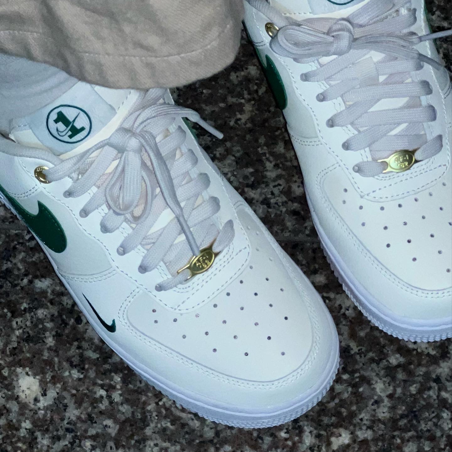 (W) Nike Air Force 1 '07 SE 40th Anniversary Join Forces Sail Malachite 착용 스타일 - 3
