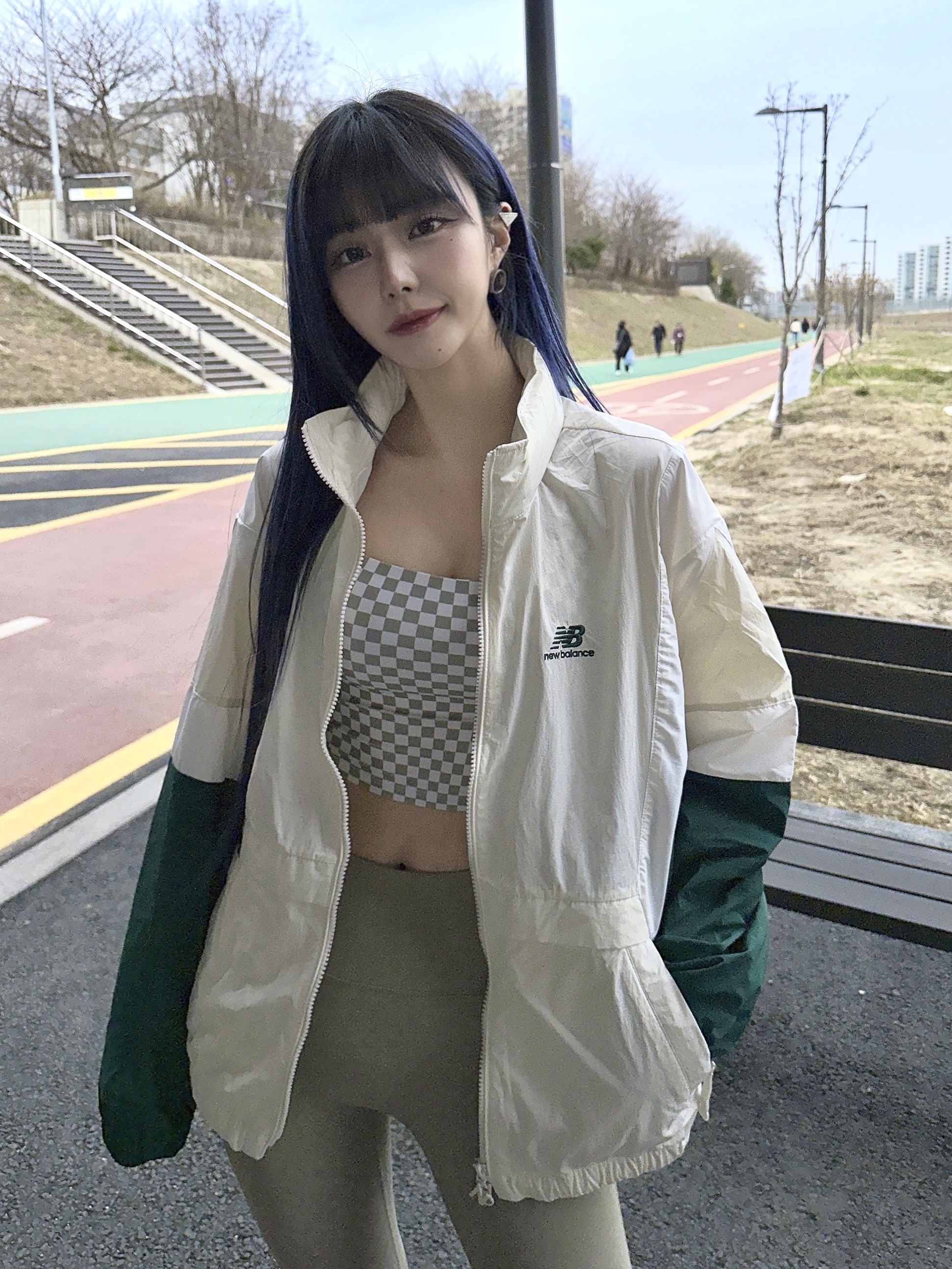 New Balance x Stone Island 574 Legacy Green 착용 스타일 - 3