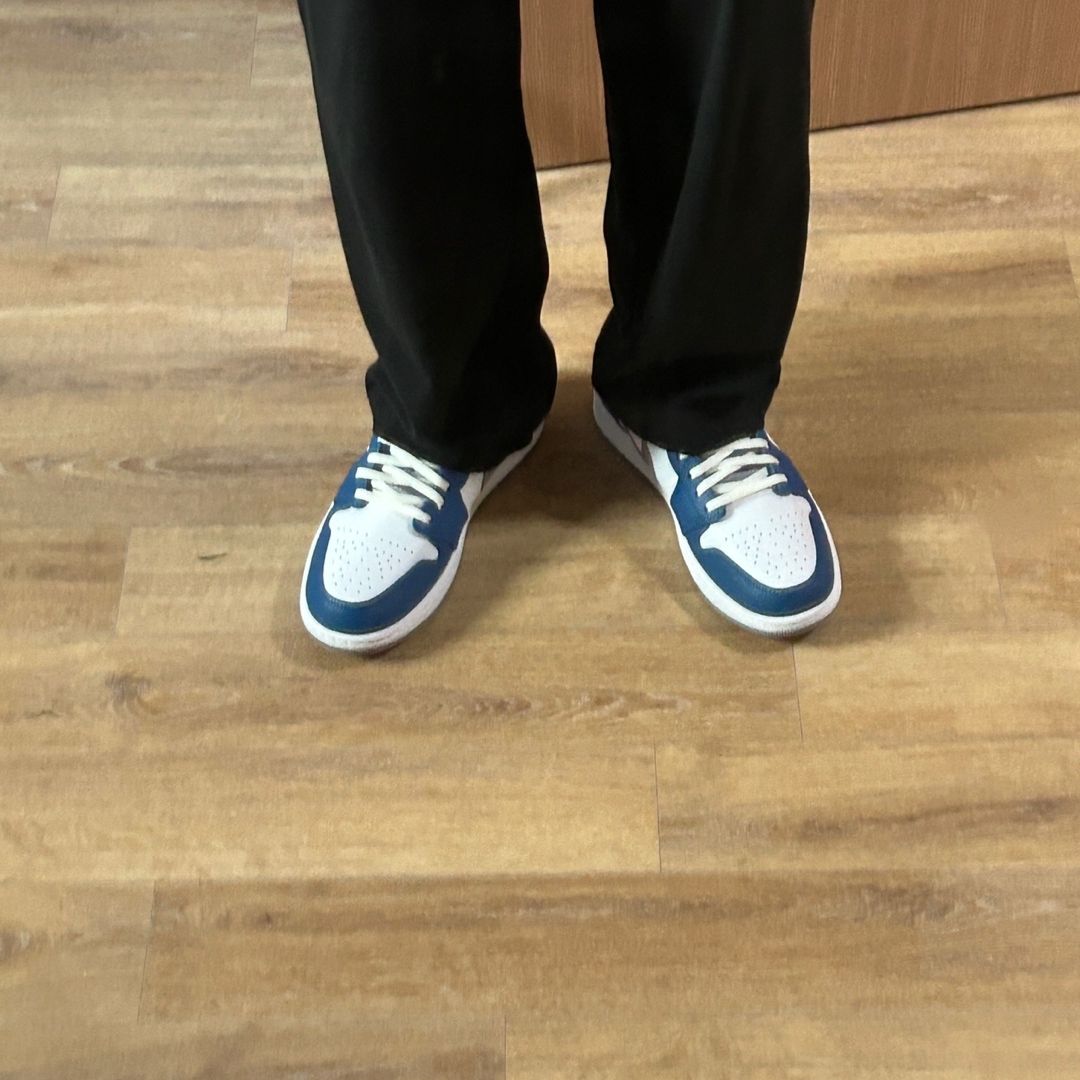 Jordan 1 Low True Blue Cement Grey 착용 스타일 - 5