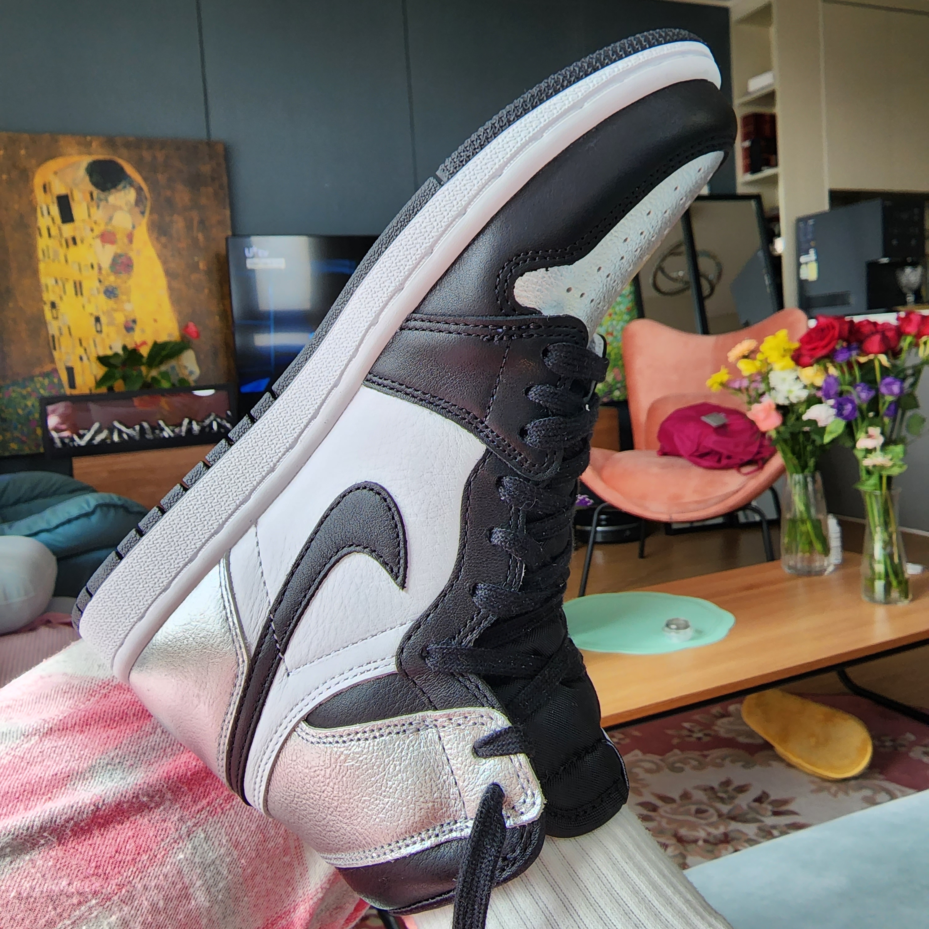 (W) Jordan 1 Retro High OG Silver Toe 착용 스타일 - 1