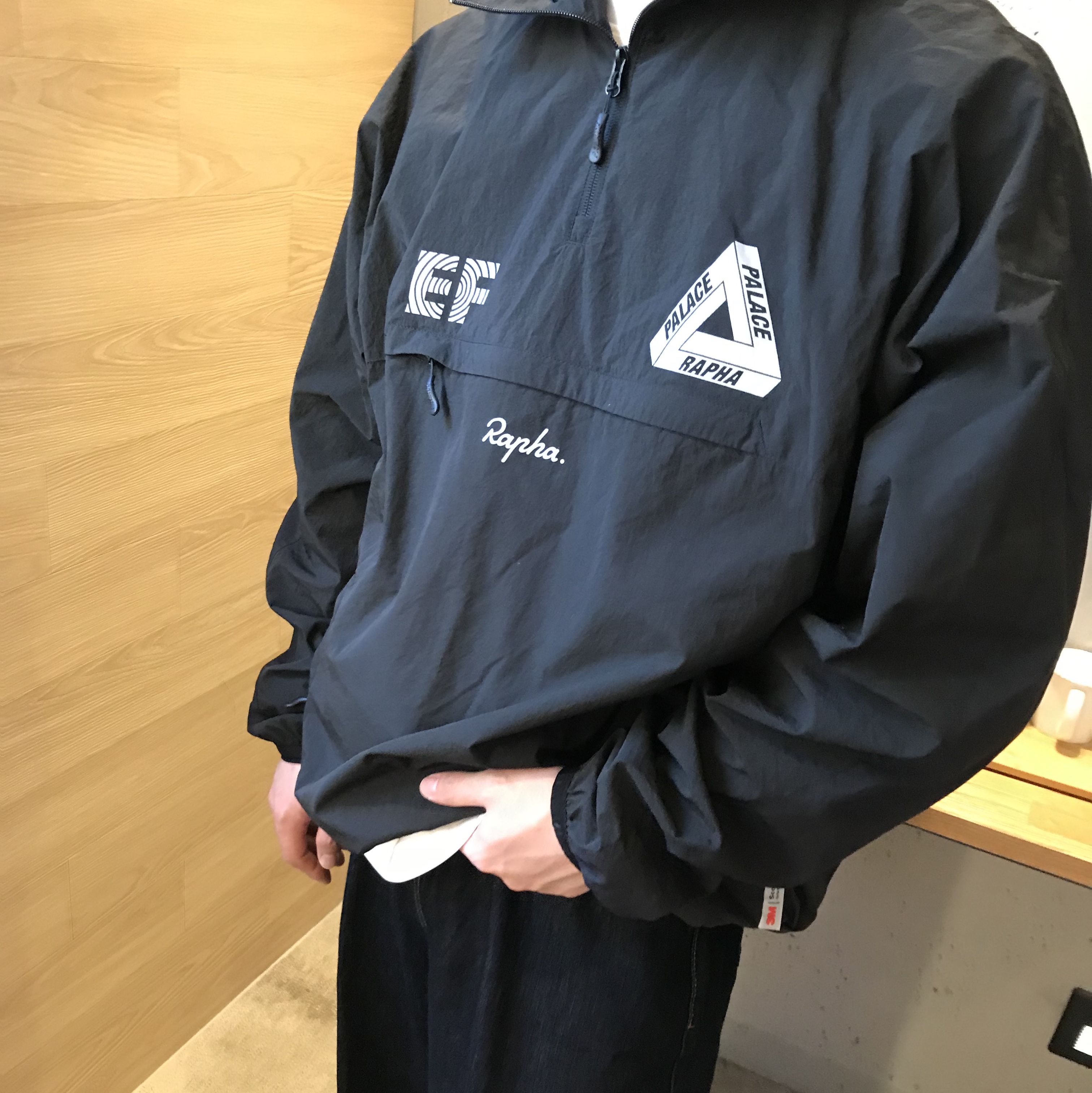 Palace x Rapha EF Education First Pullover Jacket Black - 22SS 착용 스타일 - 1