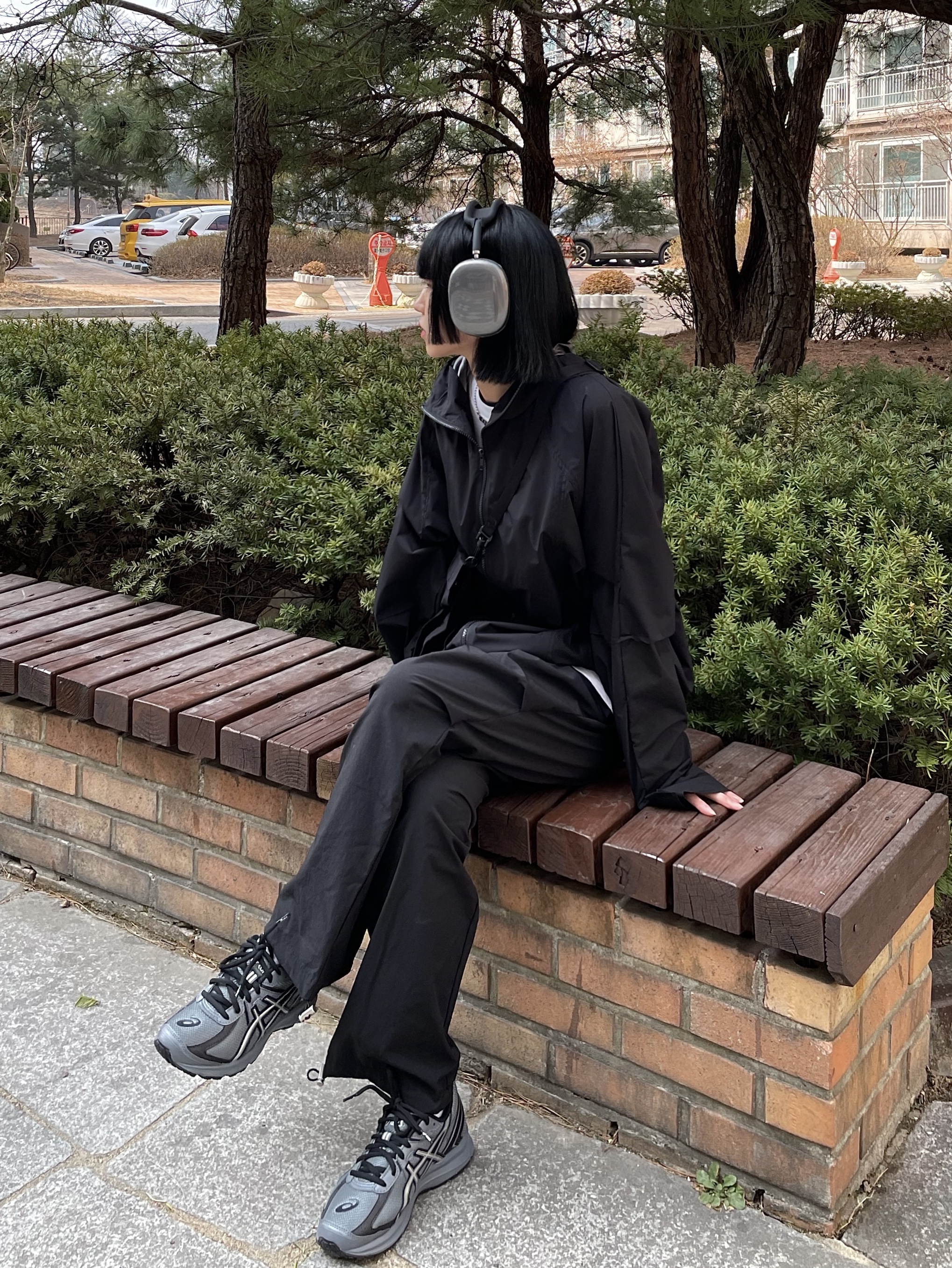 Apple AirPods Max Lightning Space Gray (Korean Ver.), Asics Jog 100 S Steel Grey - 2E Wide 착용 스타일 - 1