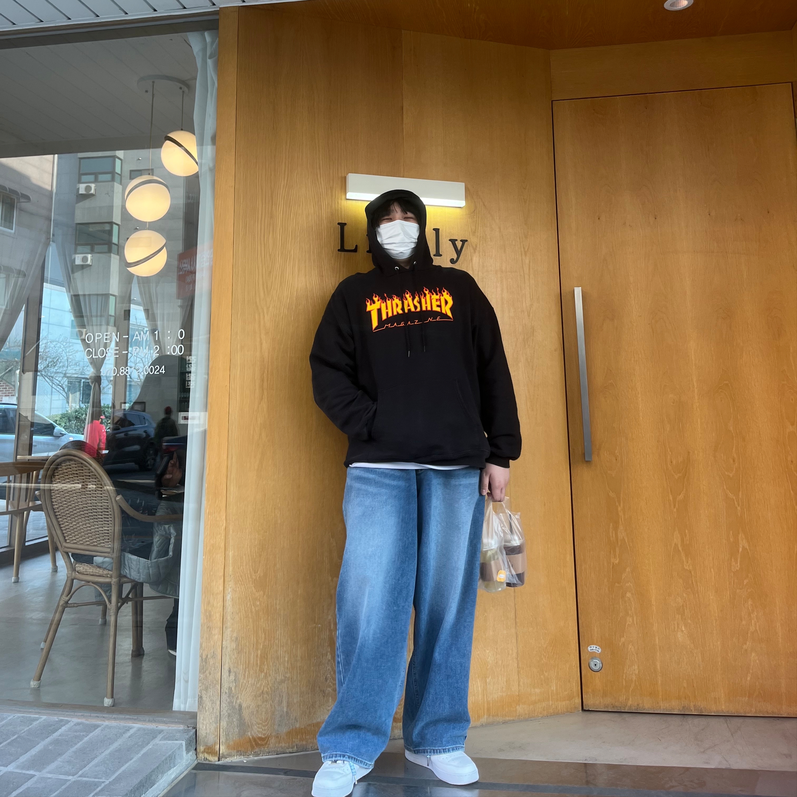 Nike x Drake Nocta Air Force 1 Low SP Certified Lover Boy White, Thrasher Flame Hood Black 착용 스타일 - 2