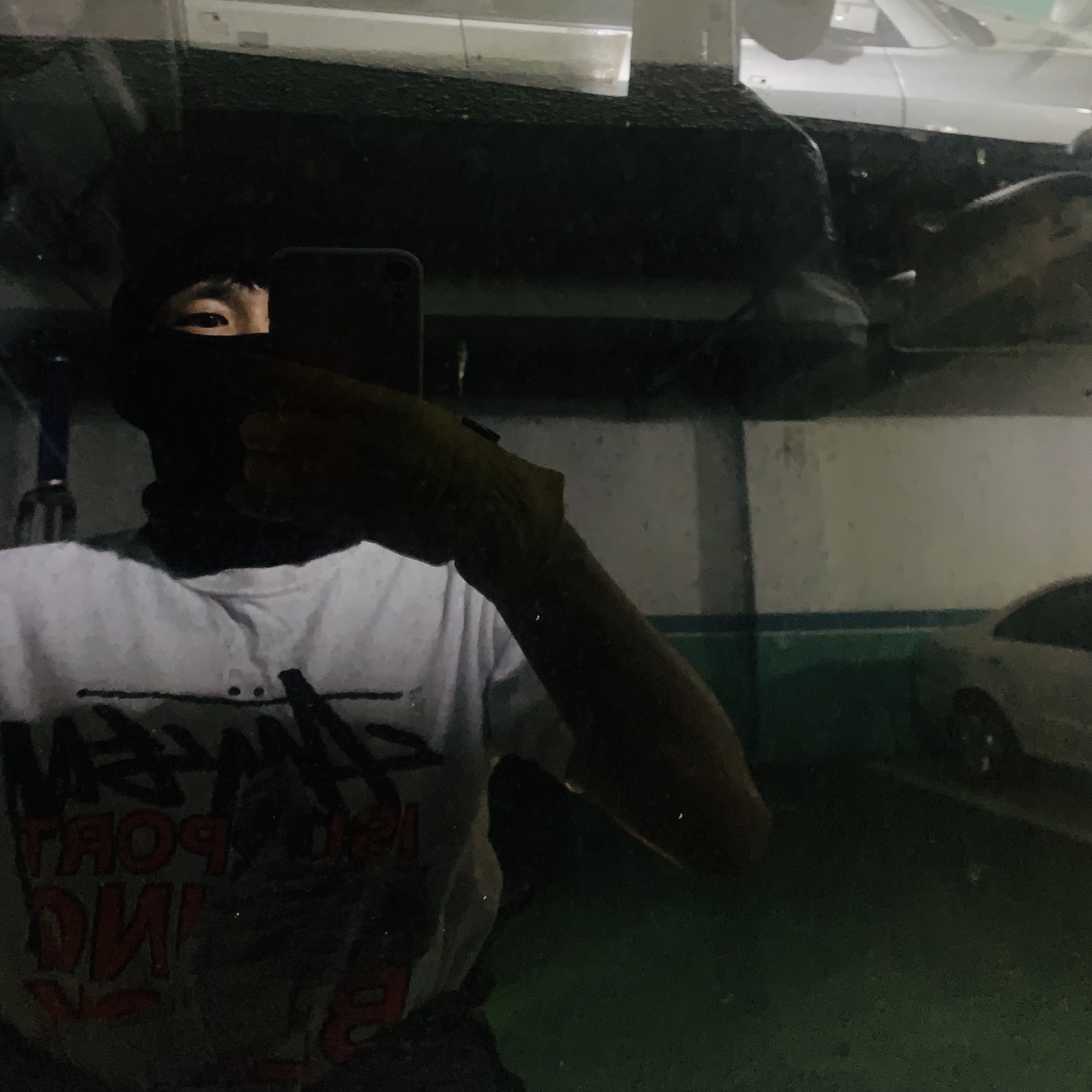 Stussy x Off-White 40 WT T-Shirt 착용 스타일