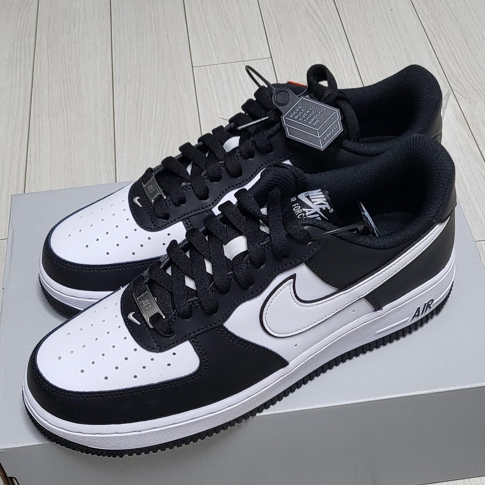 Nike Air Force 1 '07 Black White 착용 스타일