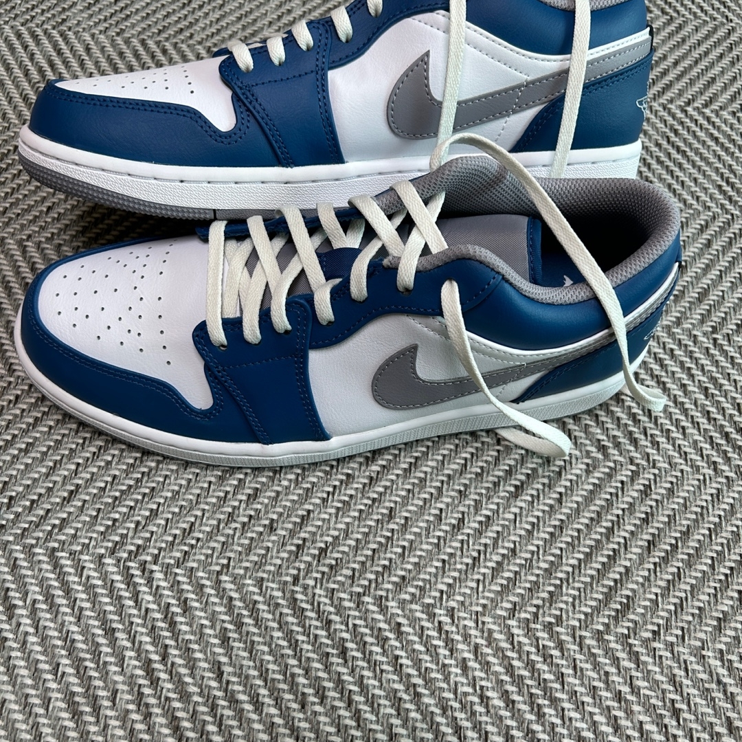 Jordan 1 Low True Blue Cement Grey 착용 스타일 - 2