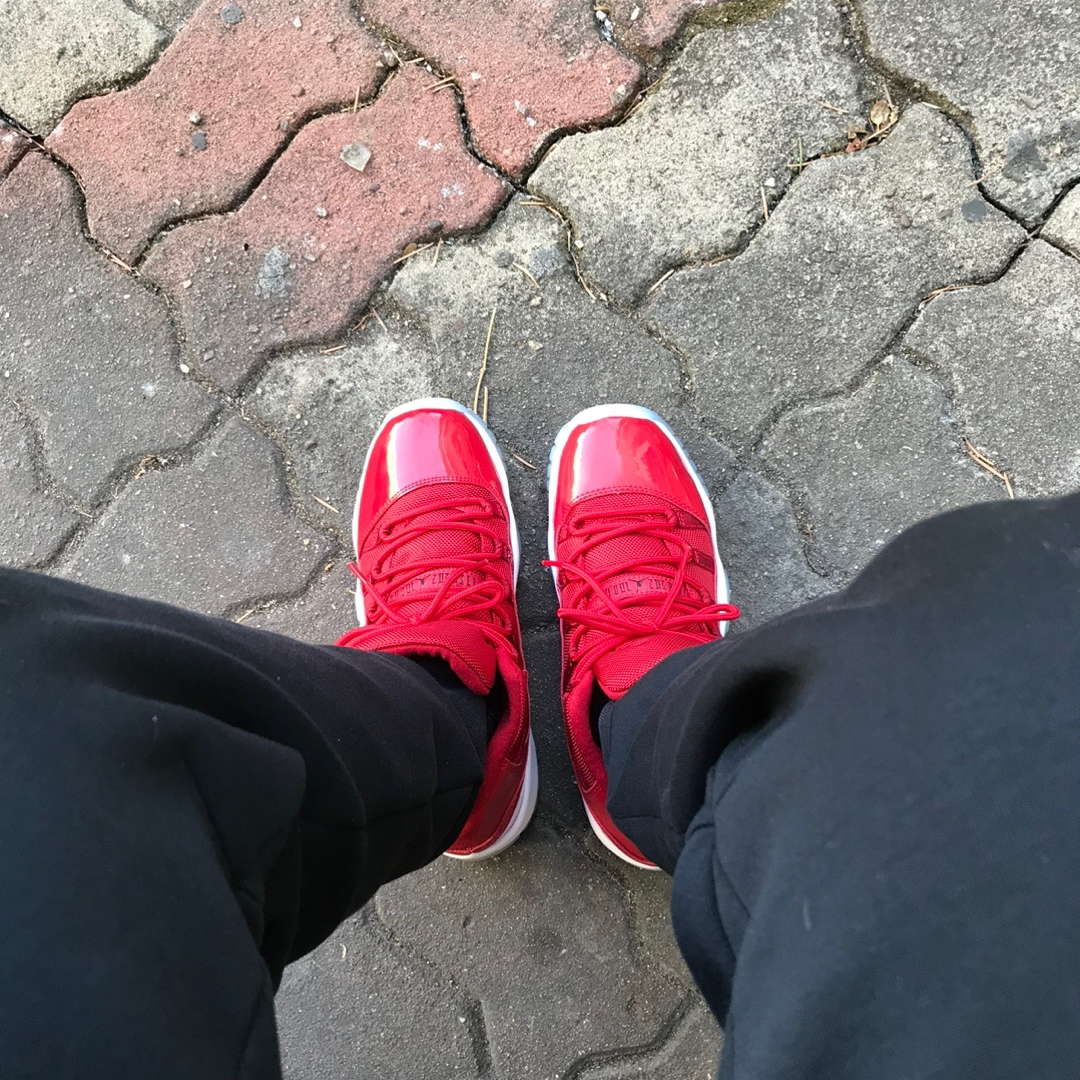 (GS) Jordan 11 Retro Win Like 96 Gym Red 착용 스타일 - 1