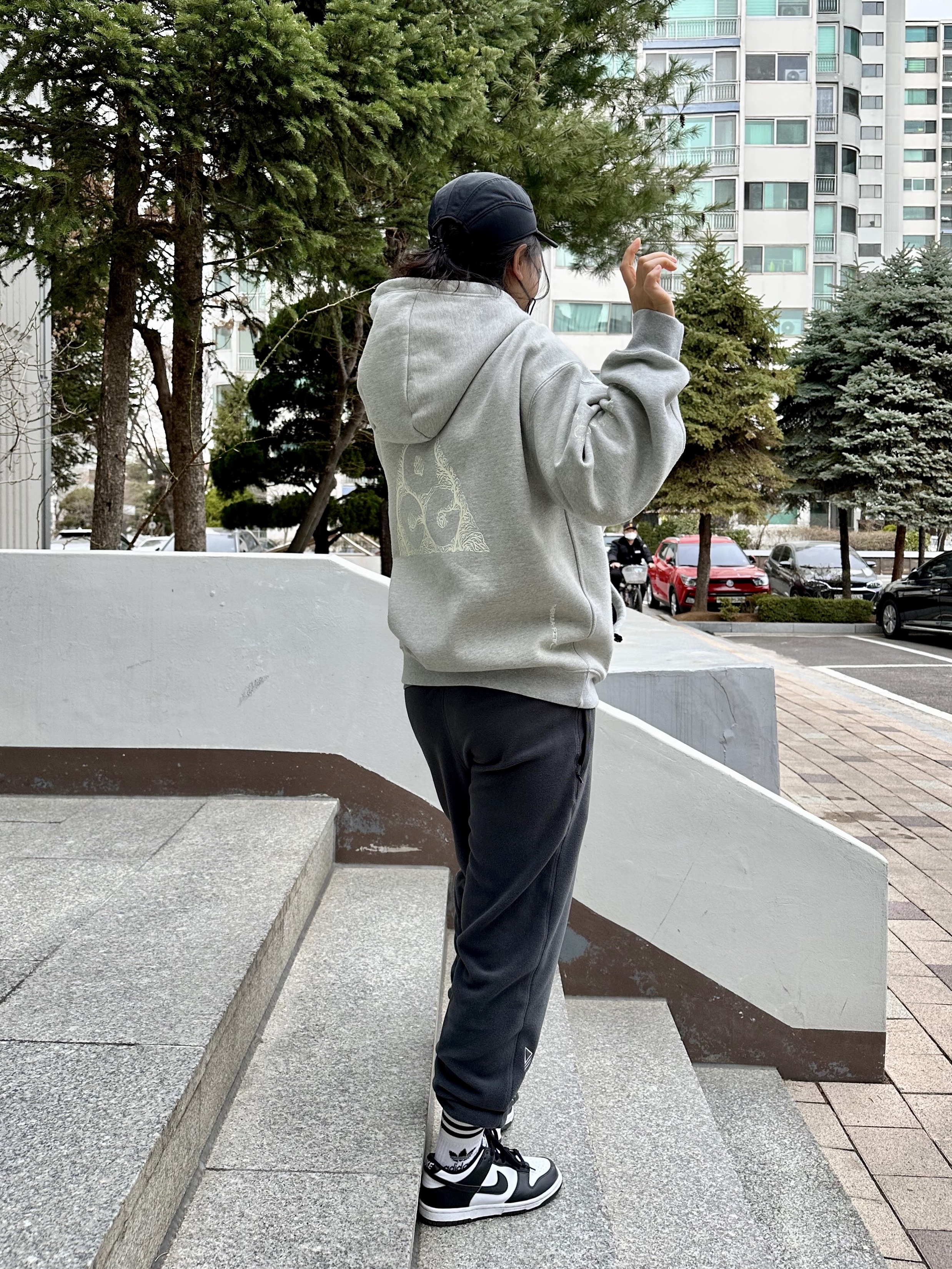 Nike NRG ACG Tailwind Cap Black, Nike ACG Therma-Fit Fleece Full Zip Hoodie Airora Grey Heather - Asia 착용 스타일