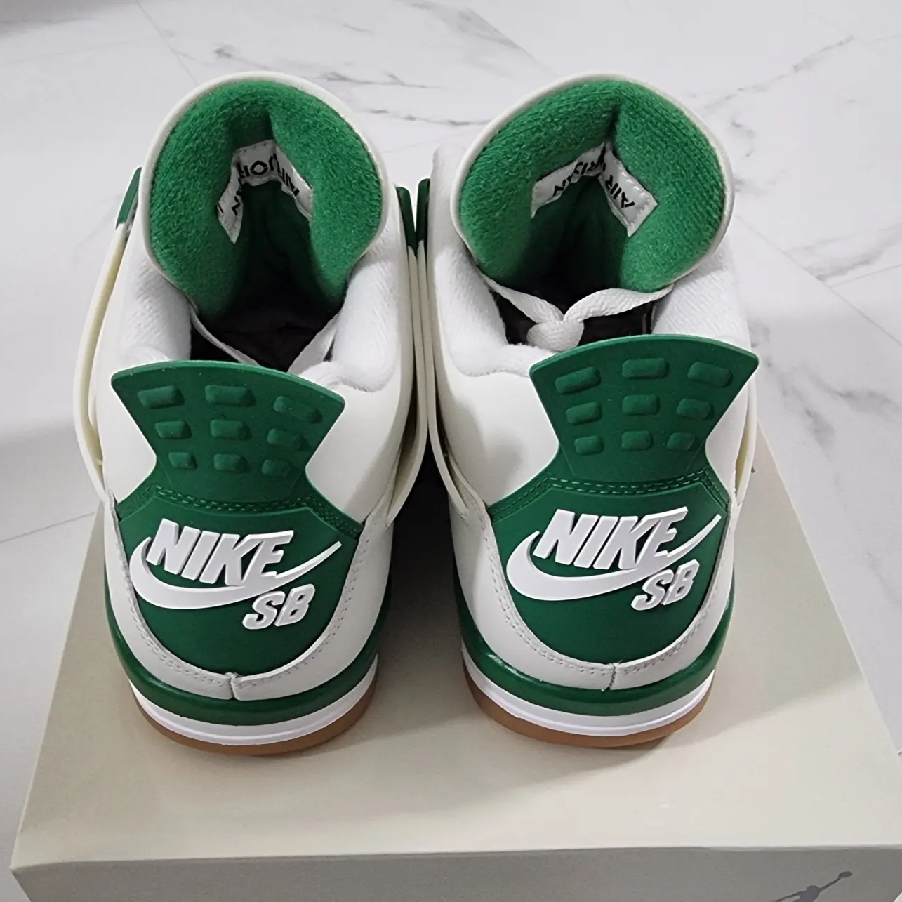 Jordan 4 x Nike SB Retro SP Pine Green 착용 스타일 - 2