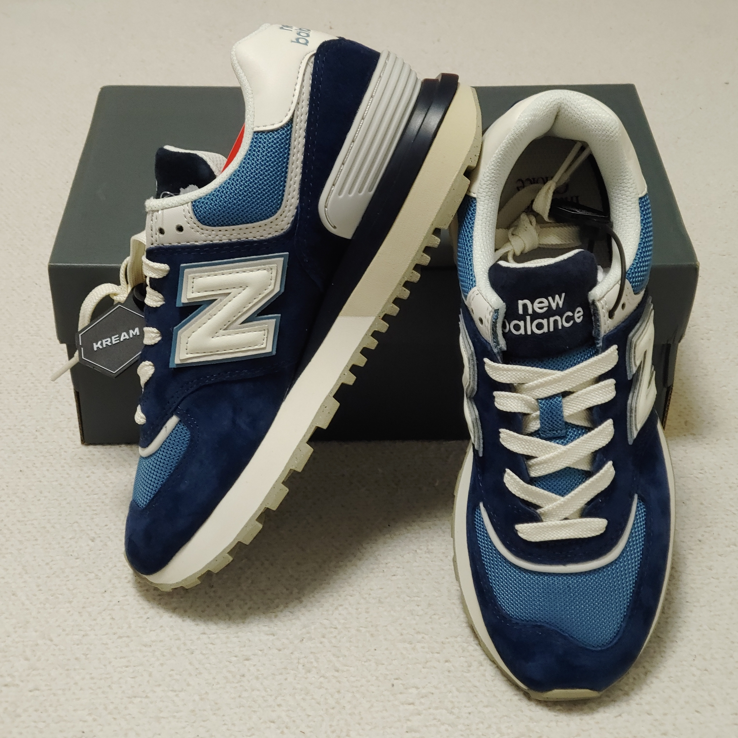 New Balance 574 Legacy Navy Sea Salt 착용 스타일 - 3