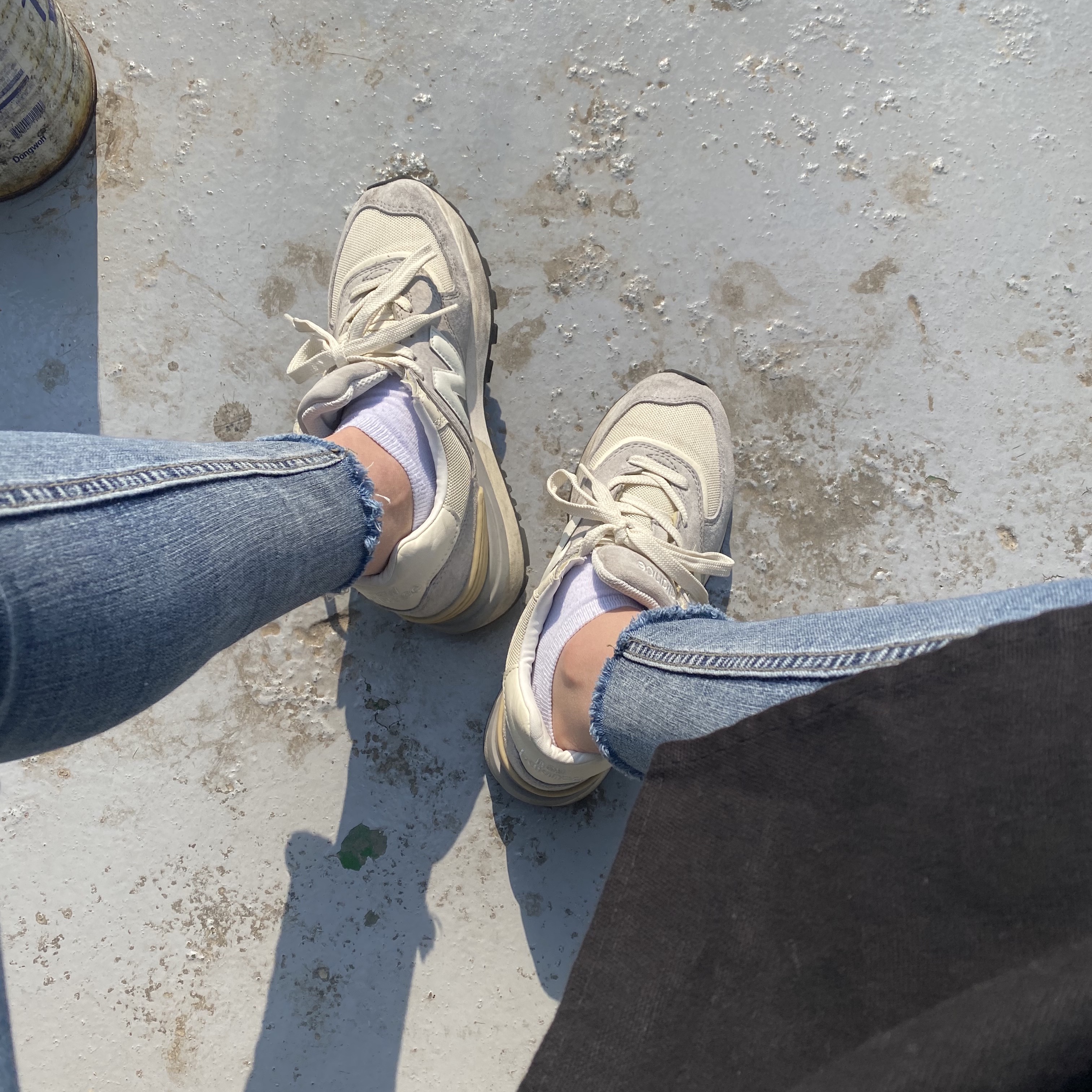 New Balance 574 Legacy Team Away Grey 착용 스타일