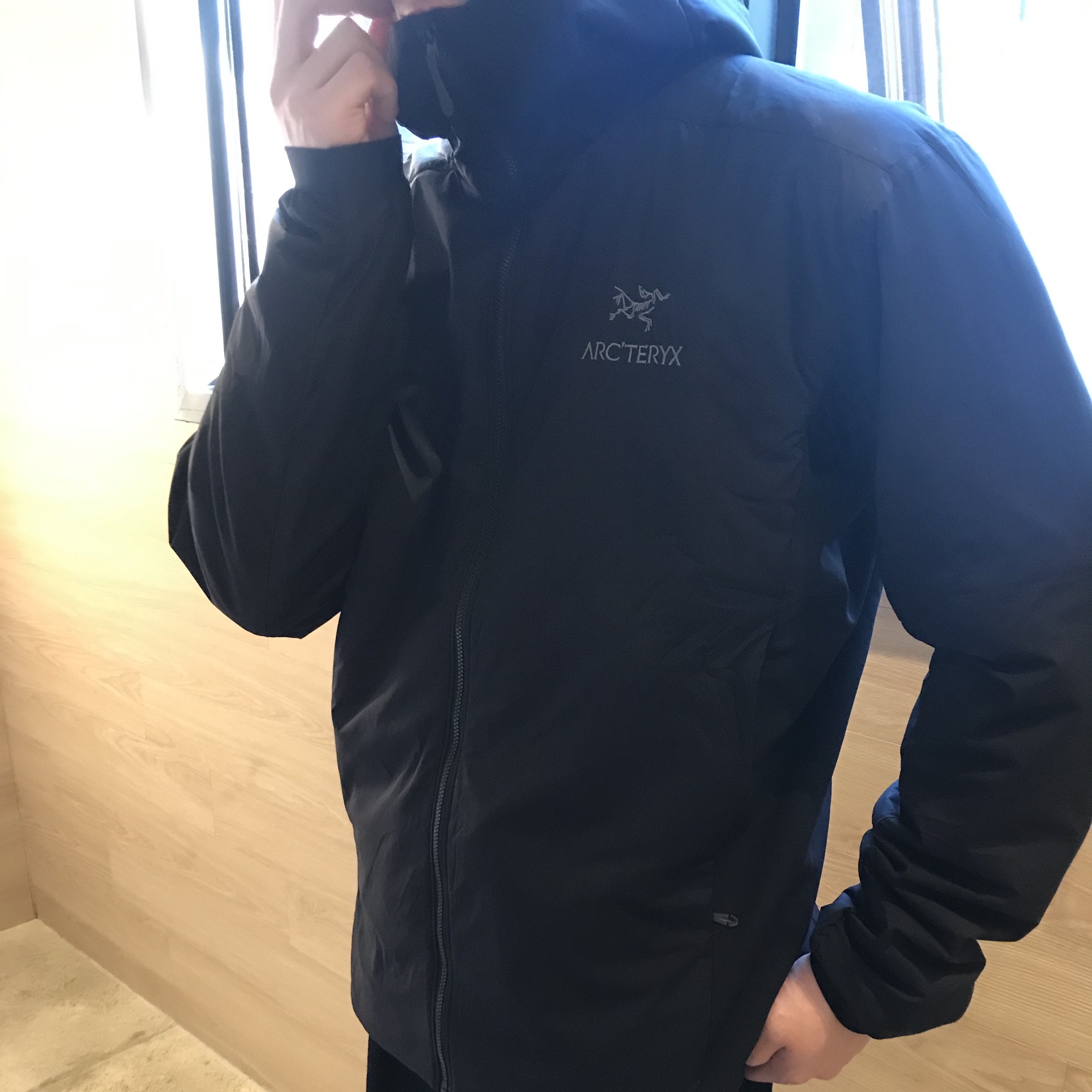 Arc'teryx Atom LT Hoody Black 착용 스타일