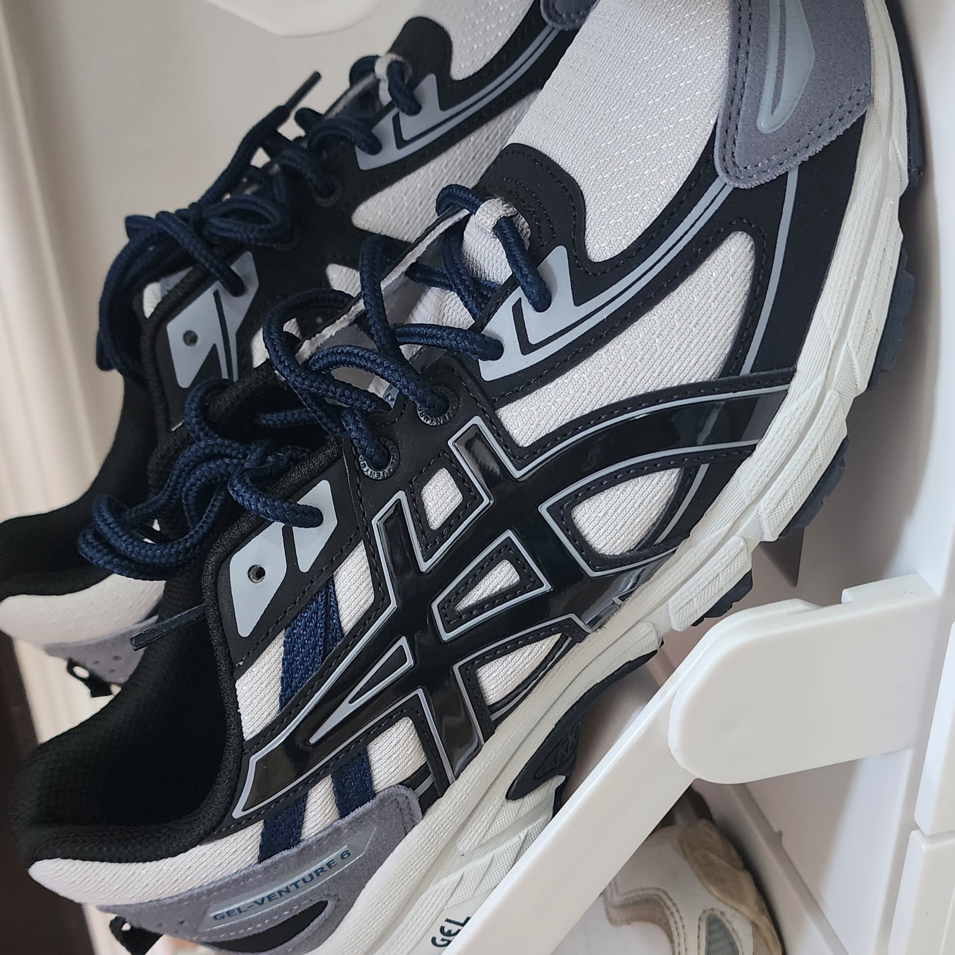 Asics Gel-Venture 6 SPS Glacier Grey 착용 스타일