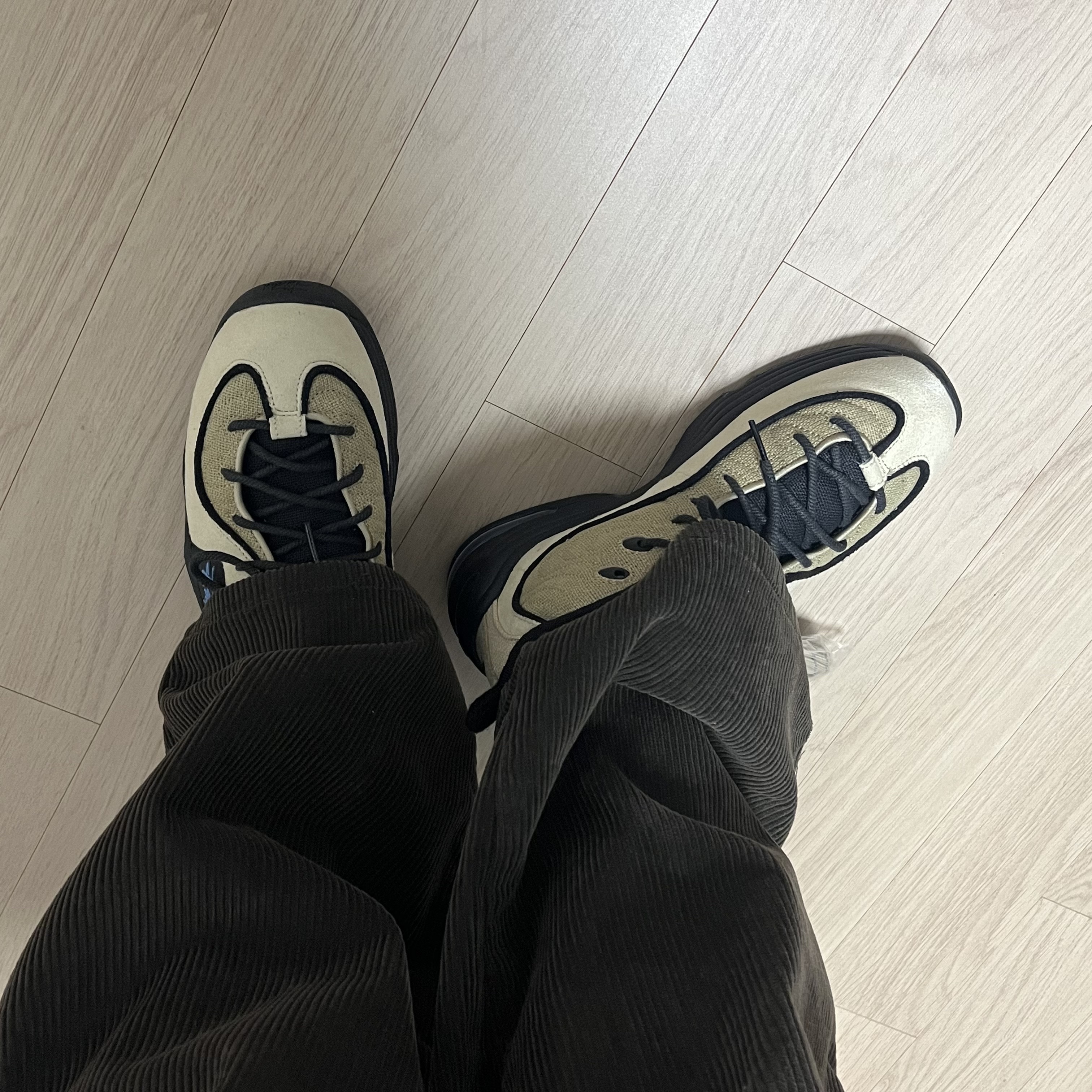 Nike x Stussy Air Penny II Rattan and Limestone 착용 스타일 - 1