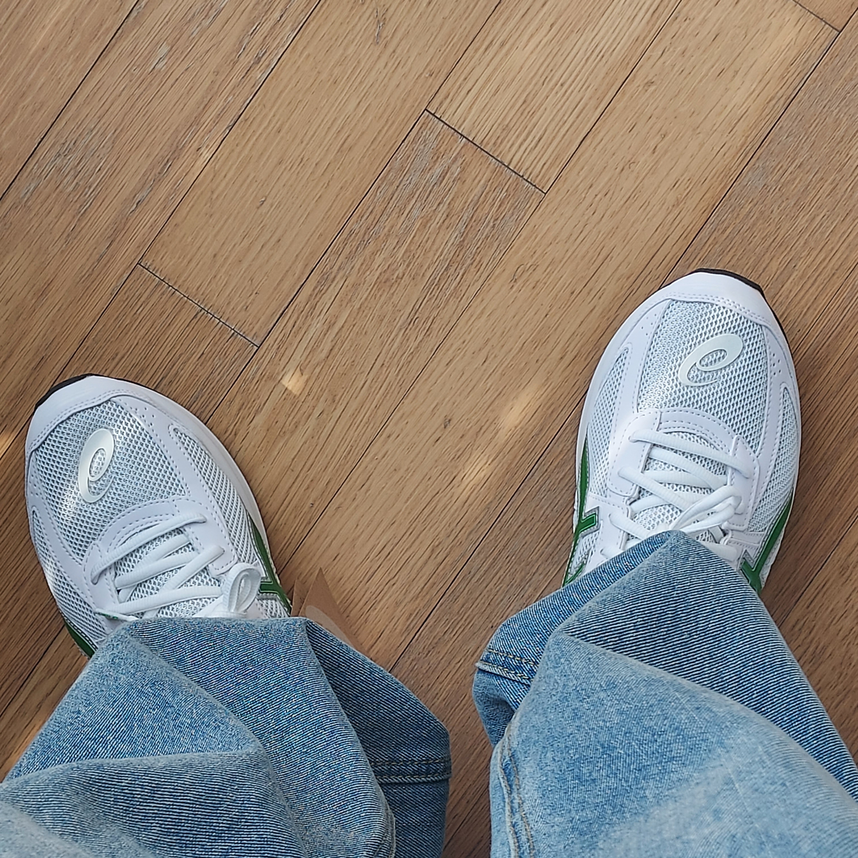 Asics Jog 100 S White Green - 2E Wide 착용 스타일