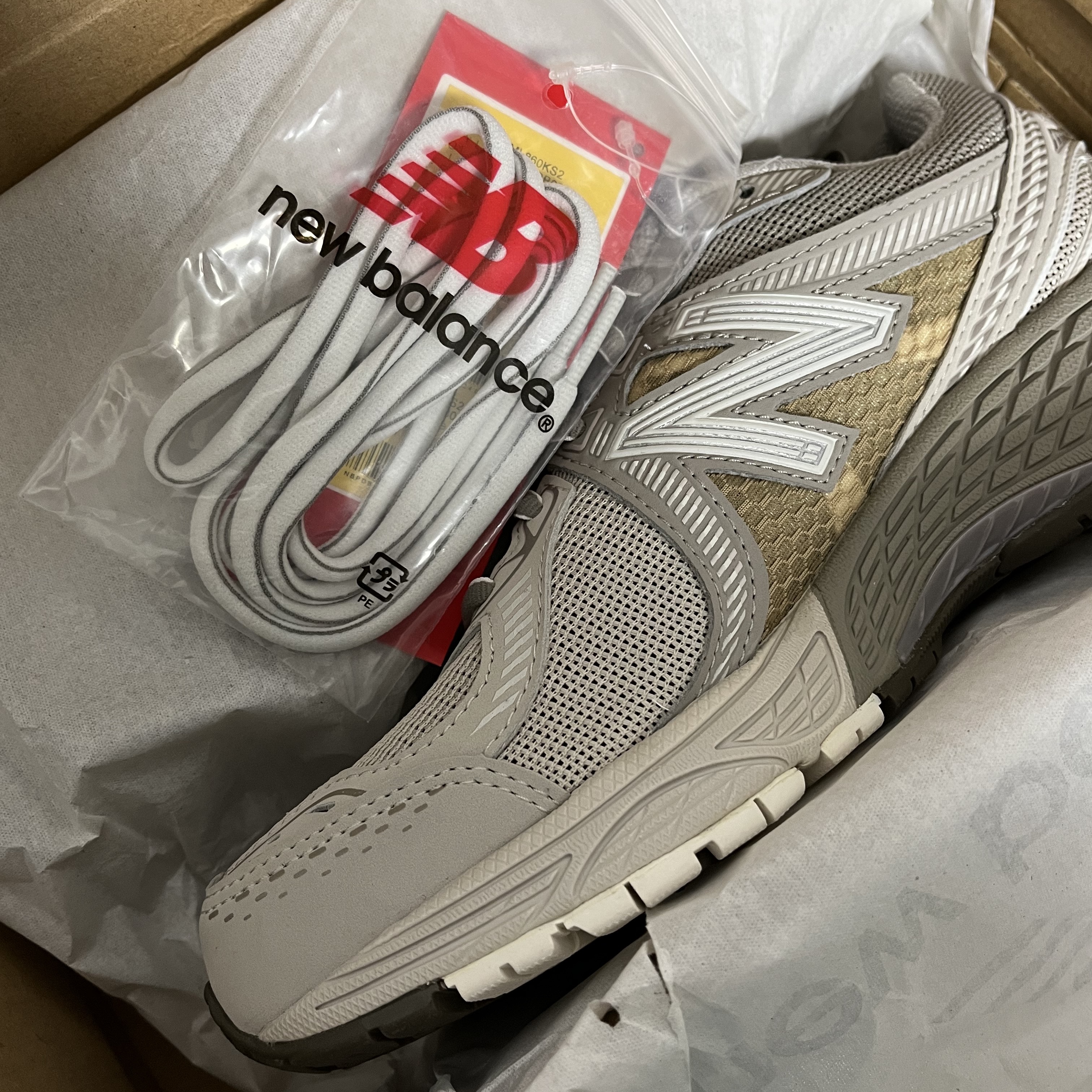 New Balance 860v2 Mars, Vivienne Westwood Mayfair Bas Relief Pendant Silver 착용 스타일 - 3
