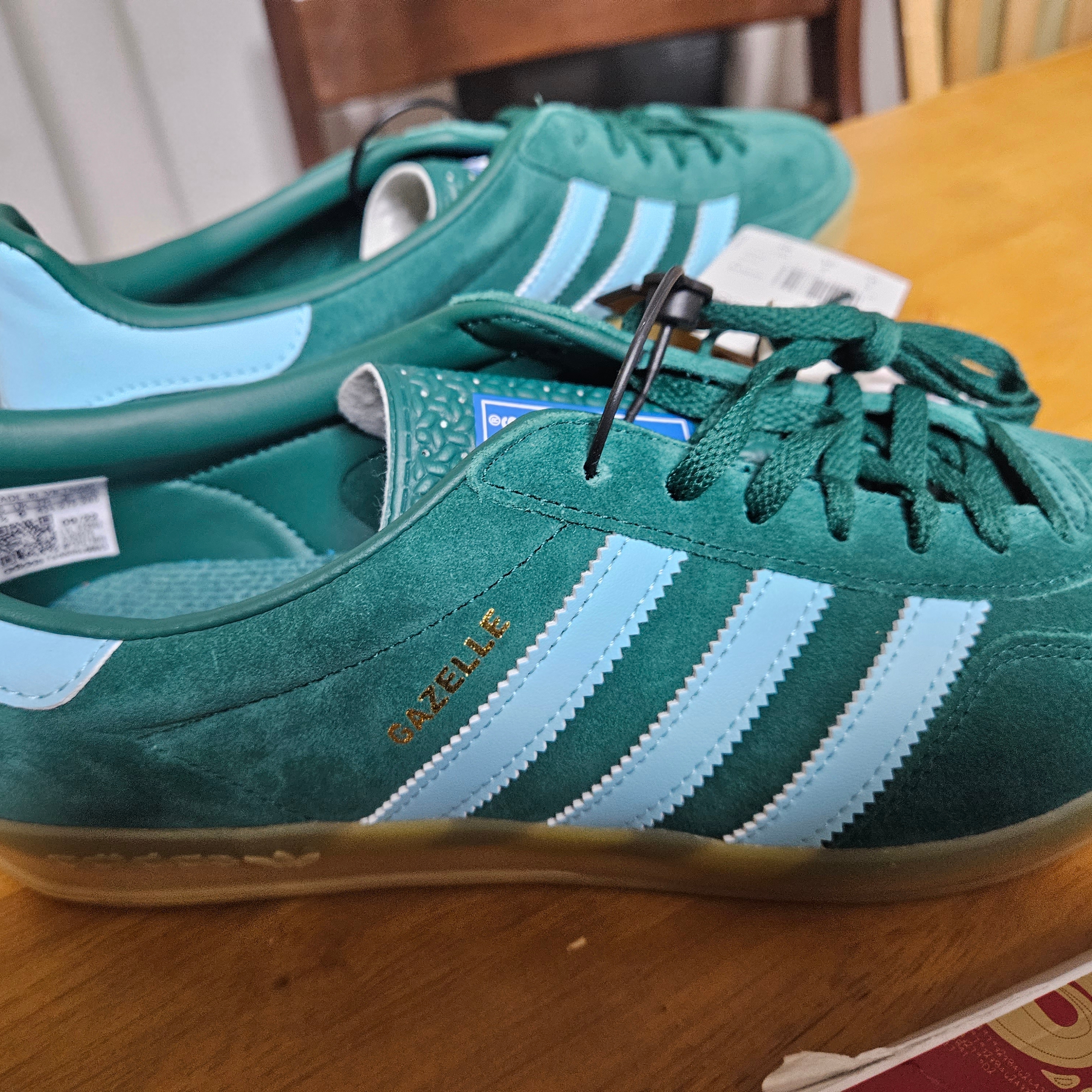 Adidas Gazelle Indoor Collegiate Green Hazy Sky 착용 스타일 - 1