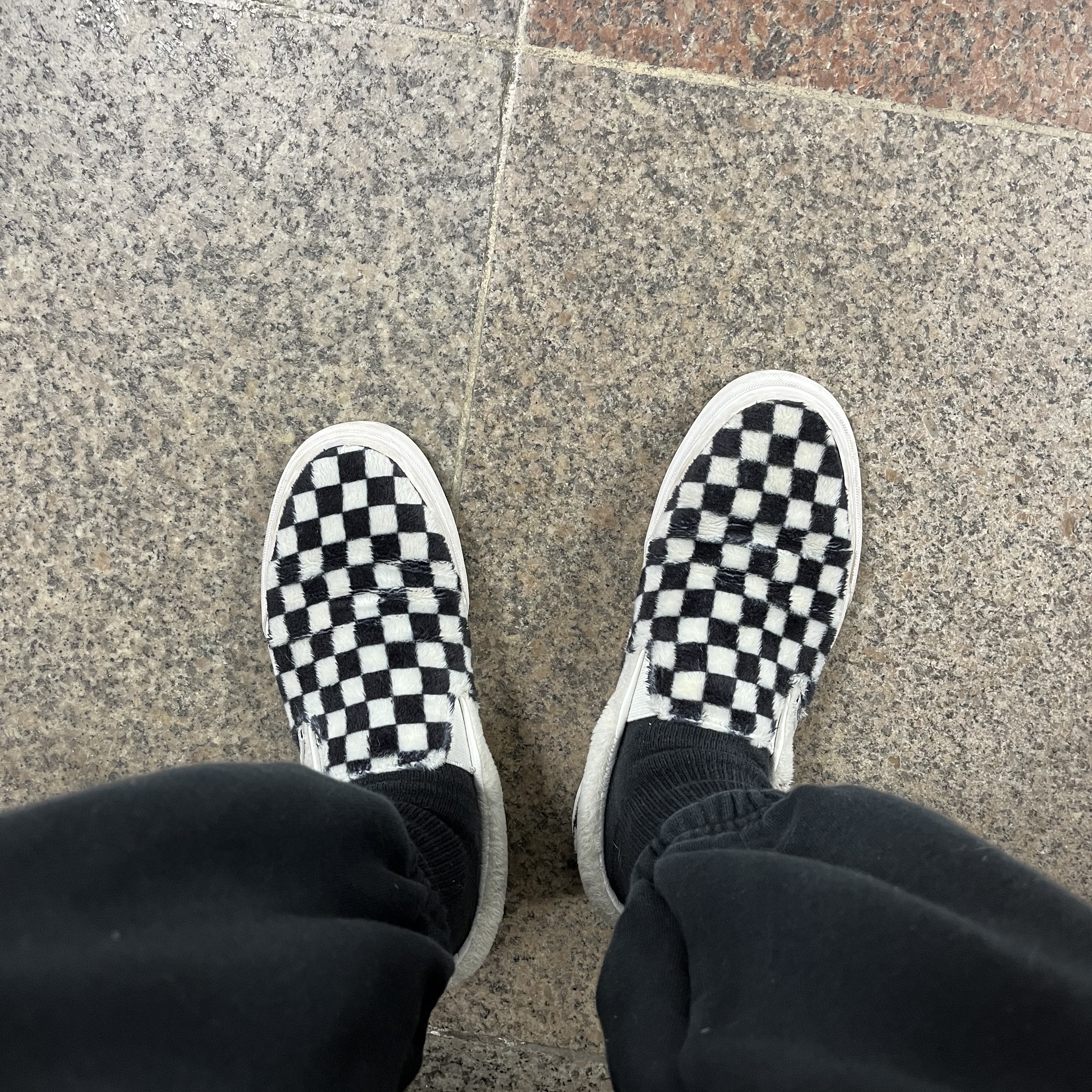 Vans Classic Slip-On Sherpa Checkerboard 착용 스타일