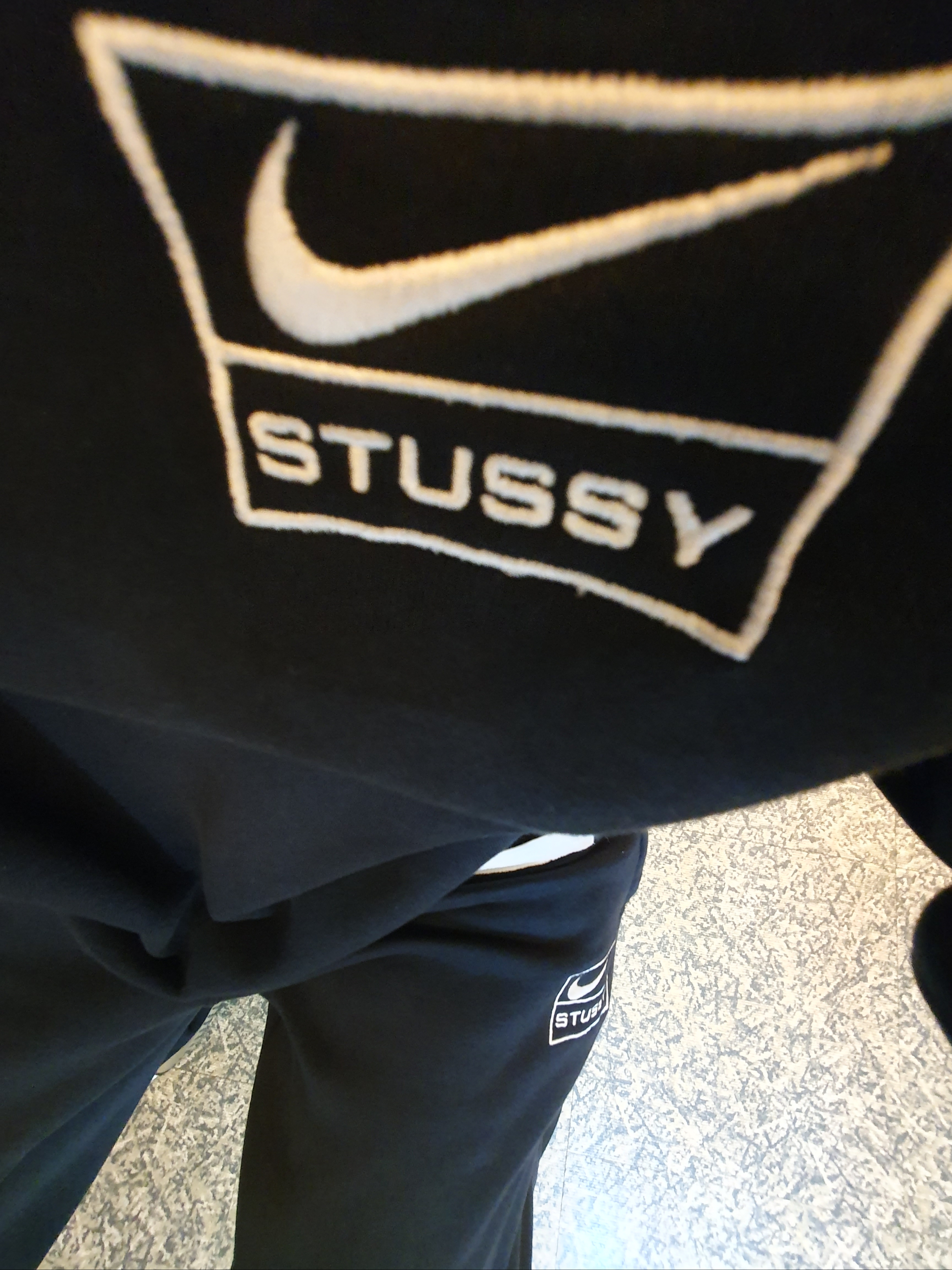 Nike x Stussy NRG Washed Fleece Crewneck Black (DO5310-010) 착용 스타일