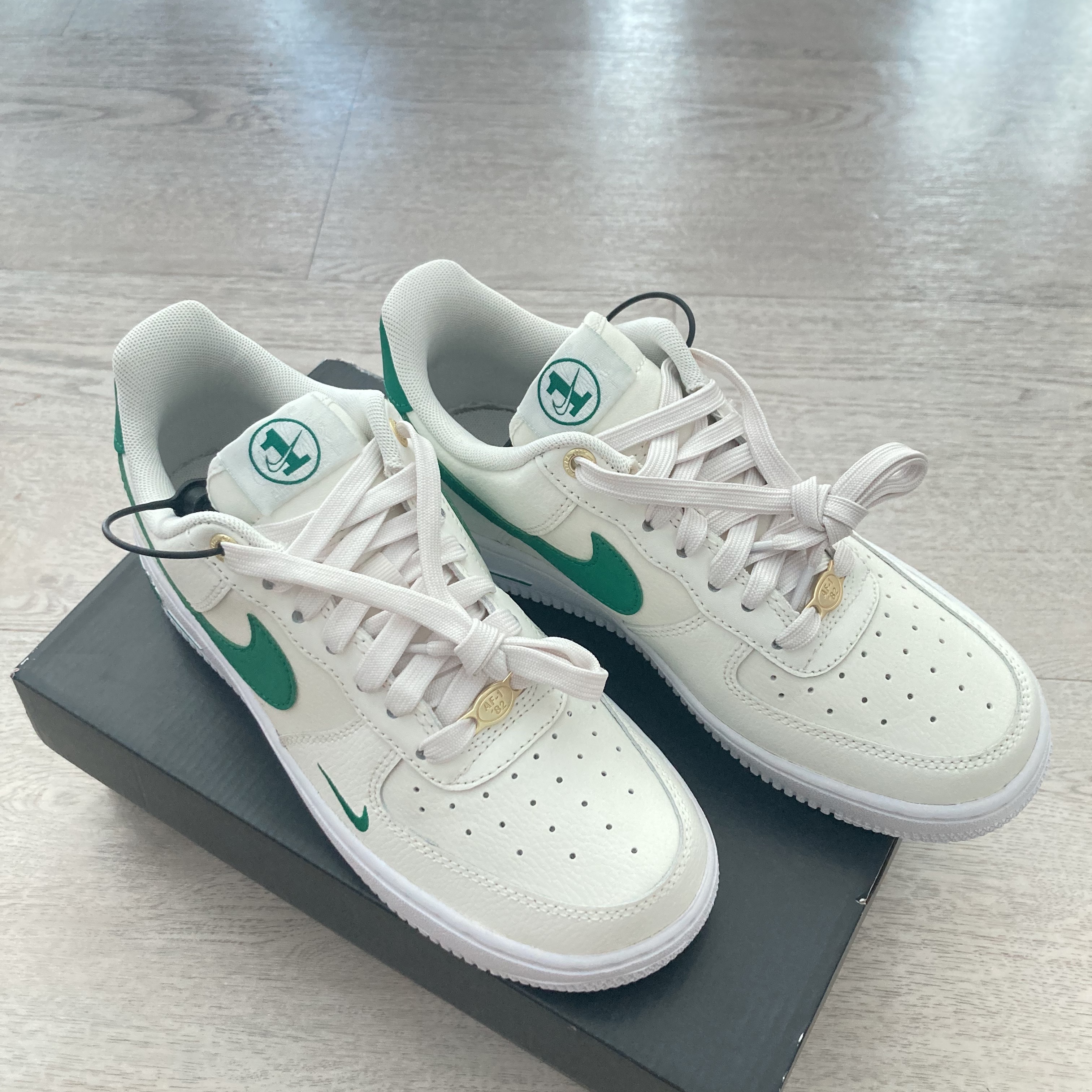 (W) Nike Air Force 1 '07 SE 40th Anniversary Join Forces Sail Malachite 착용 스타일 - 2
