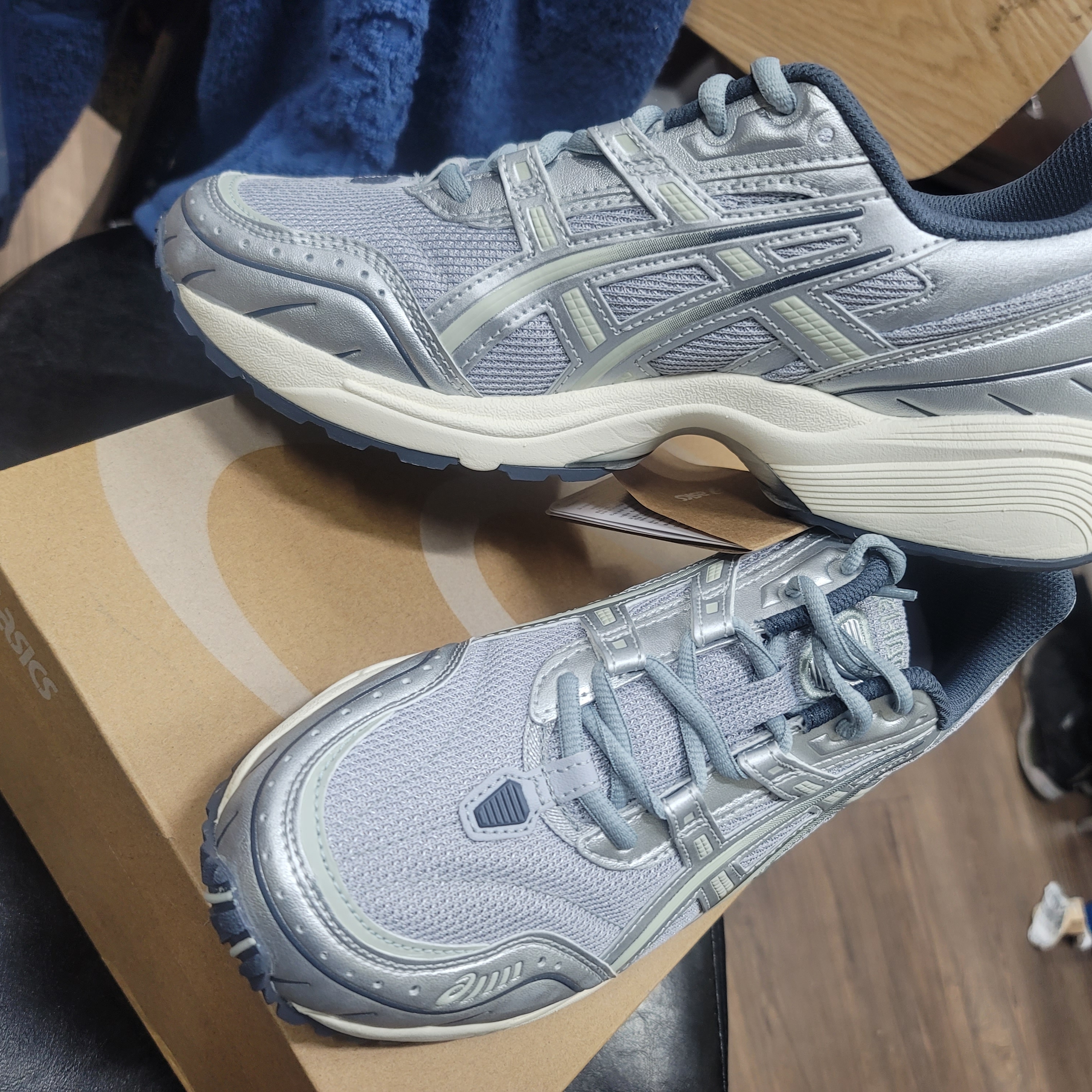 Asics Gel-1090 Piedmont Grey 착용 스타일 - 1