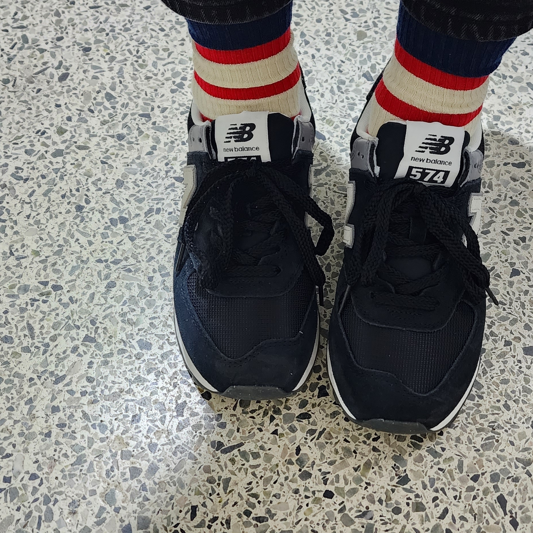 New Balance 574 Classics Reimagined Black 착용 스타일
