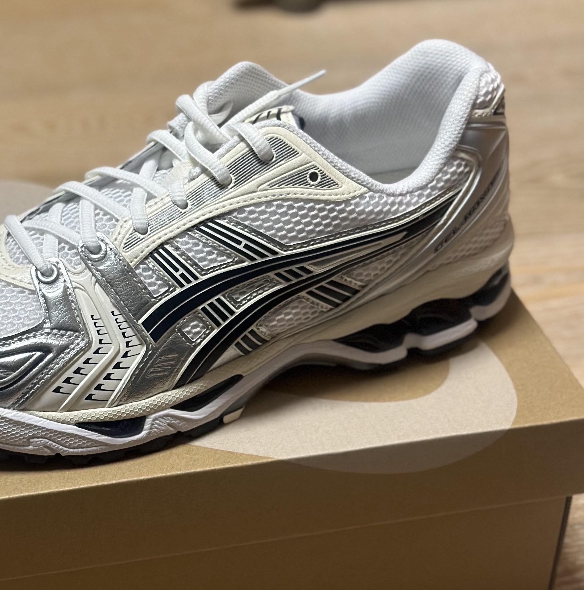 (W) Asics Gel-Kayano 14 White Midnight 착용 스타일 - 3