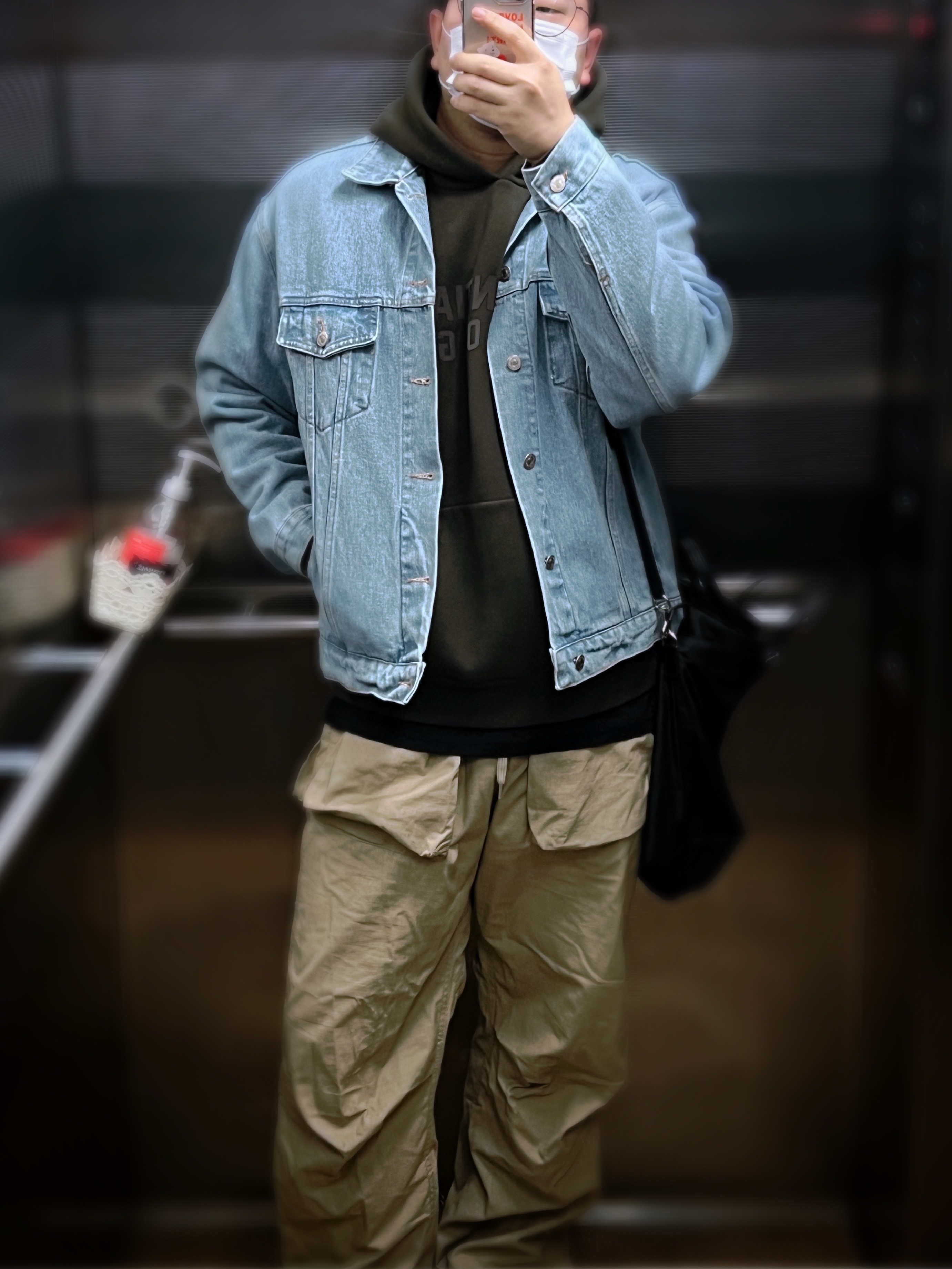 Essentials Hoodie Off Black - 22FW, Nike Air Force 1 '07 WB Flax 착용 스타일 - 2
