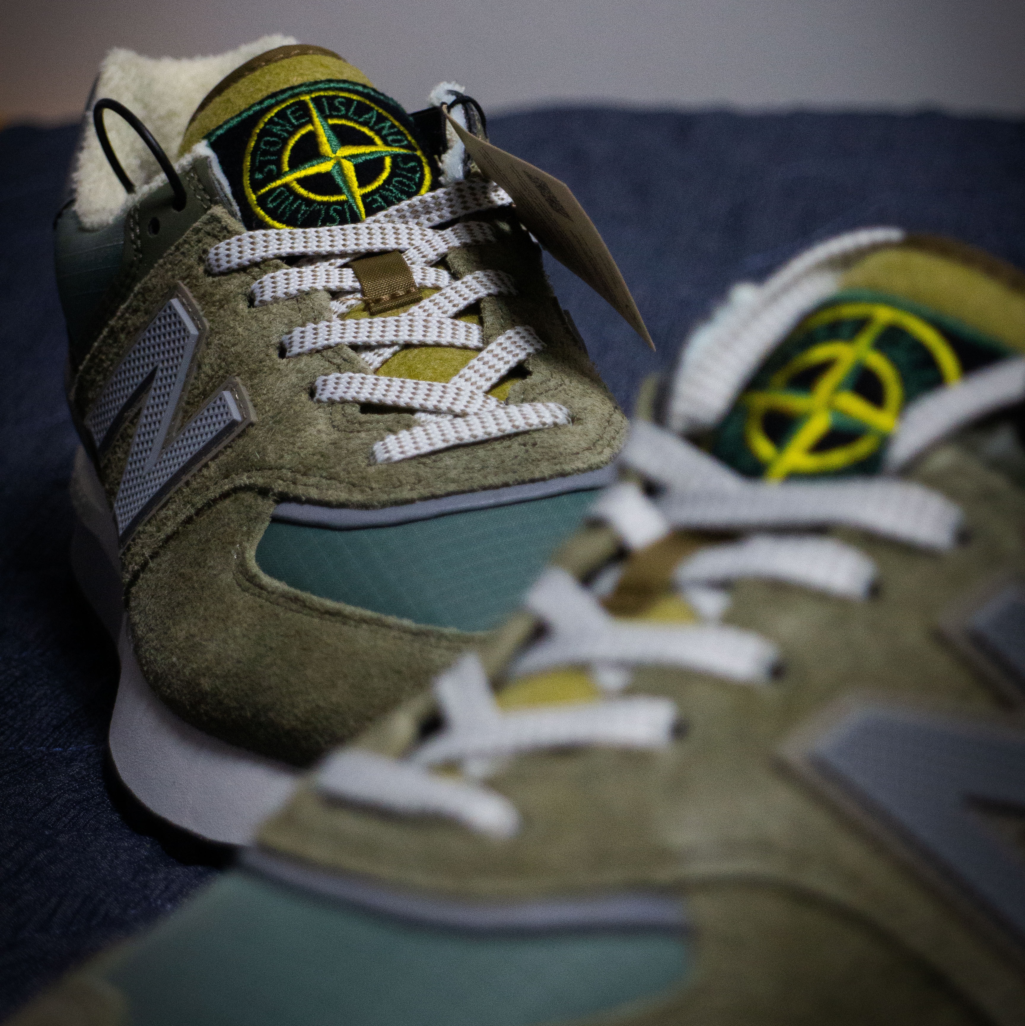 New Balance x Stone Island 574 Legacy Green 착용 스타일 - 2