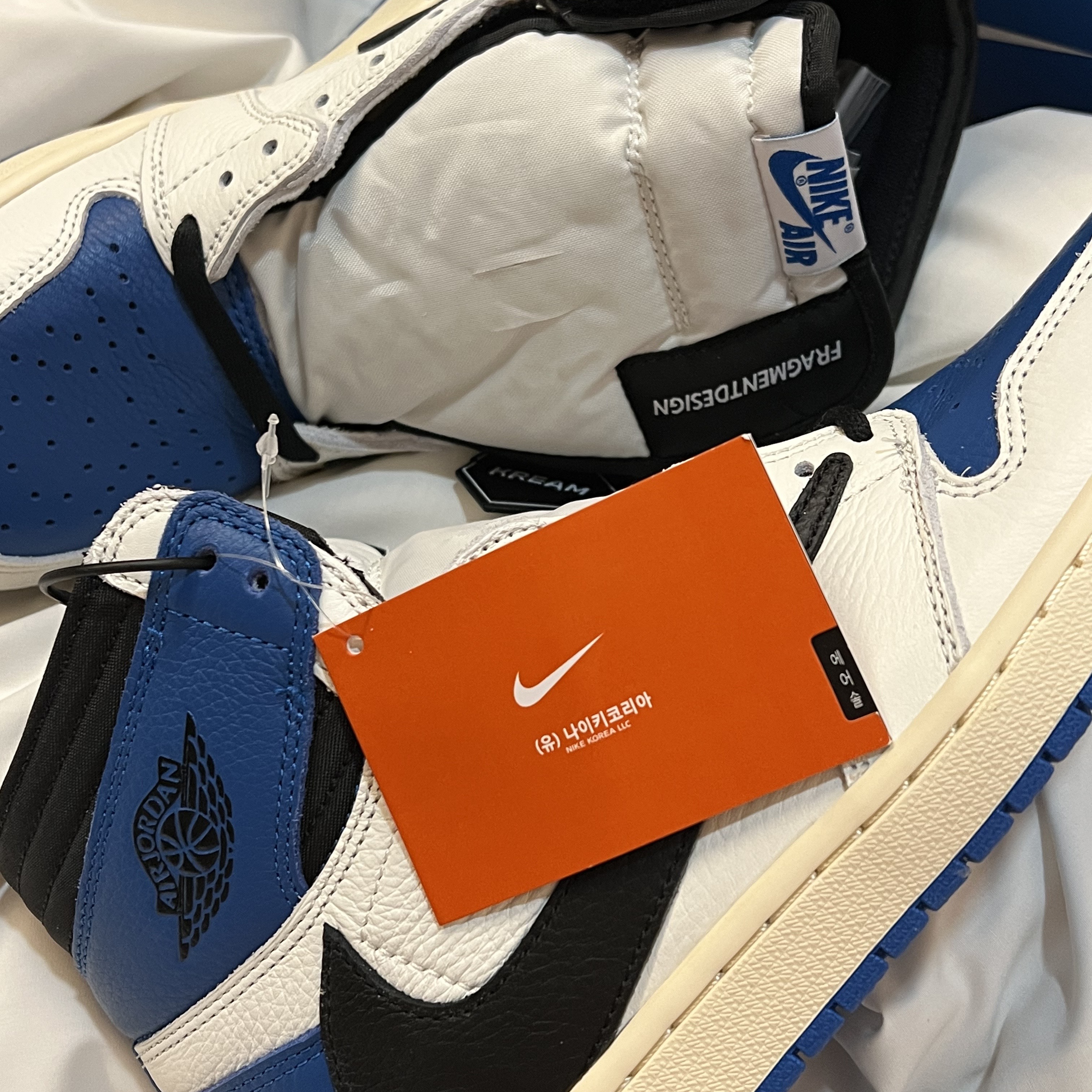 Jordan 1 x Travis Scott x Fragment Retro High OG SP Military Blue 착용 스타일