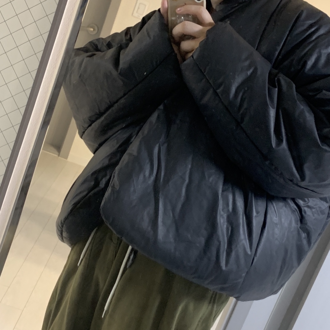Yeezy Gap Round Jacket Black 착용 스타일 - 1