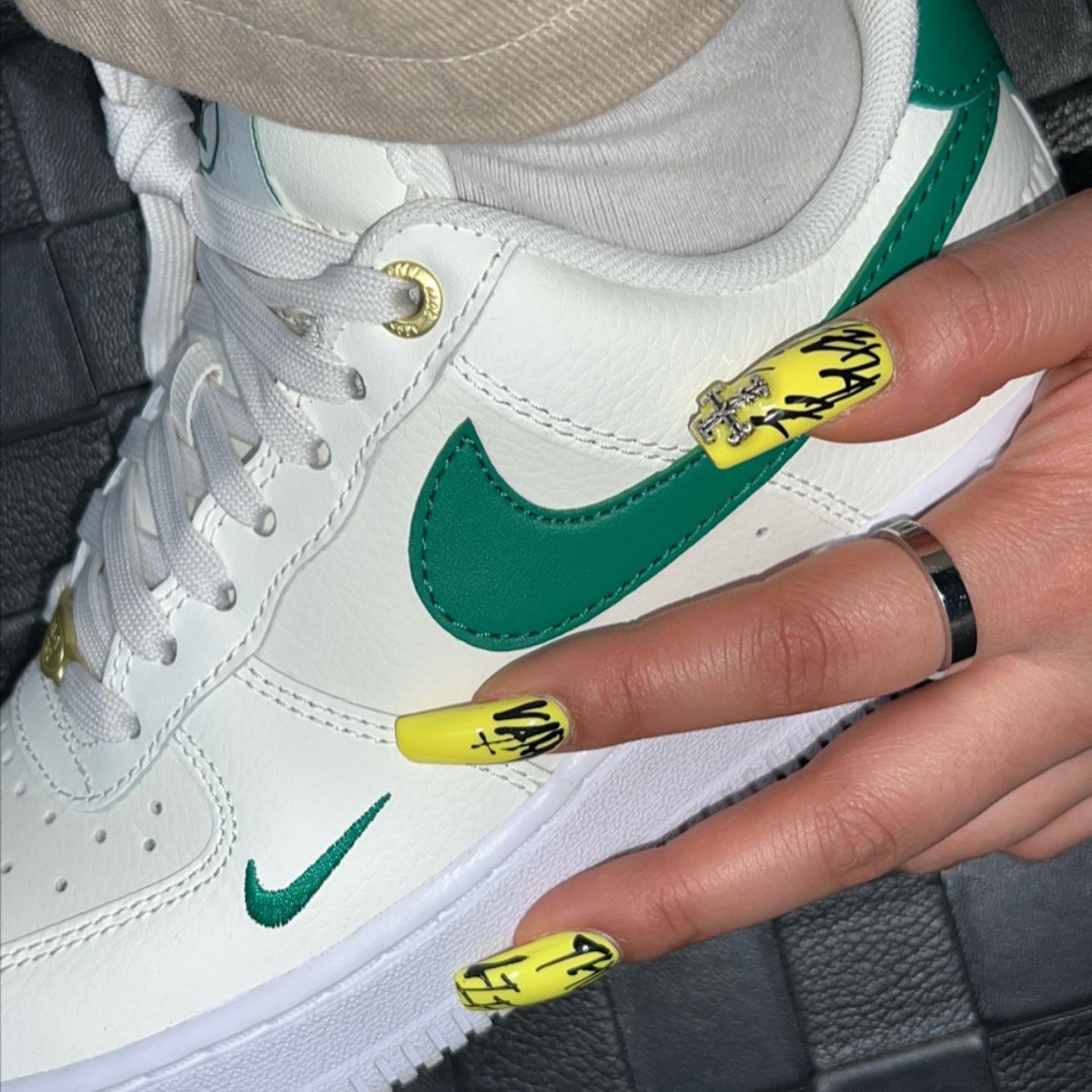 (W) Nike Air Force 1 '07 SE 40th Anniversary Join Forces Sail Malachite 착용 스타일 - 1