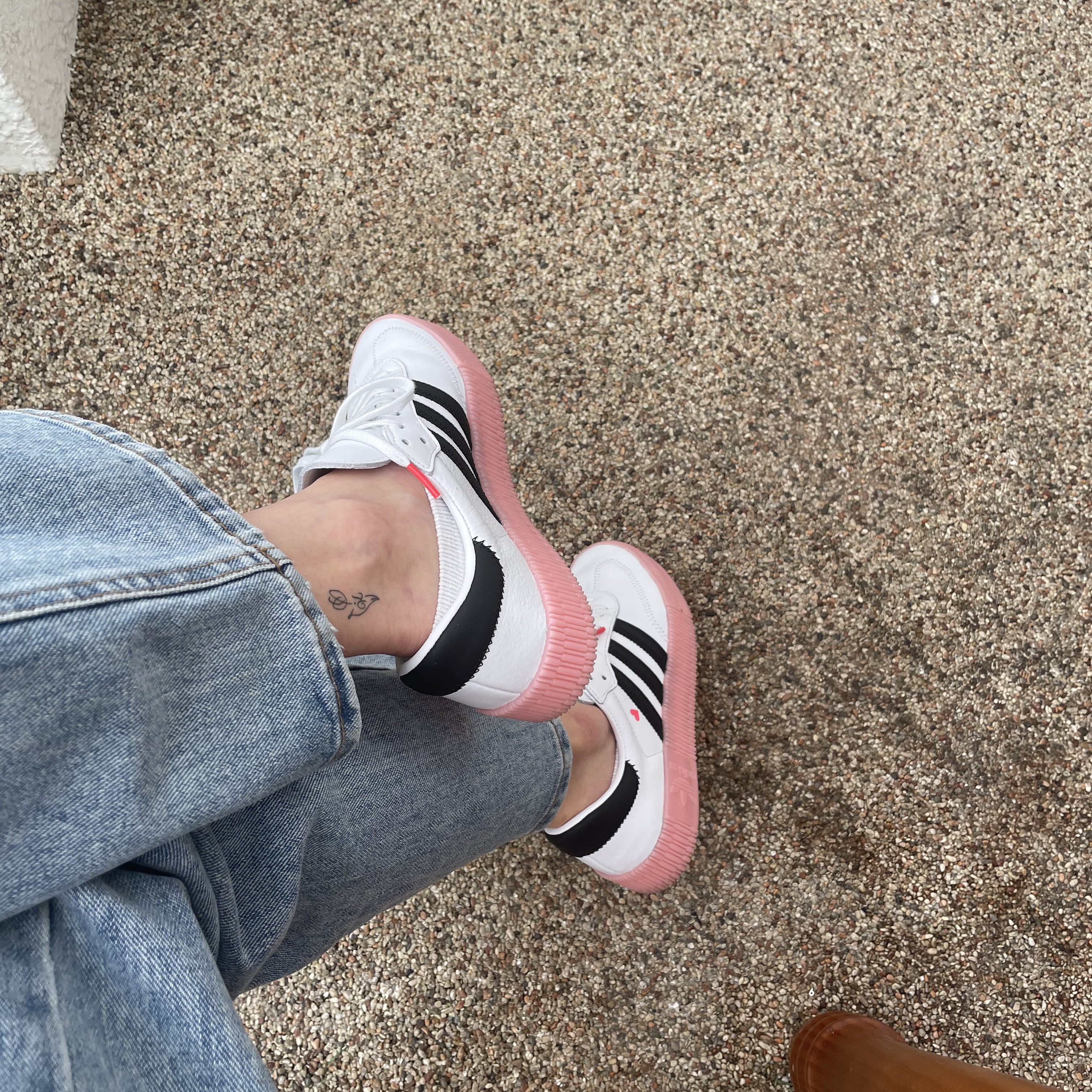 (W) Adidas Sambarose White Pink 착용 스타일 - 1