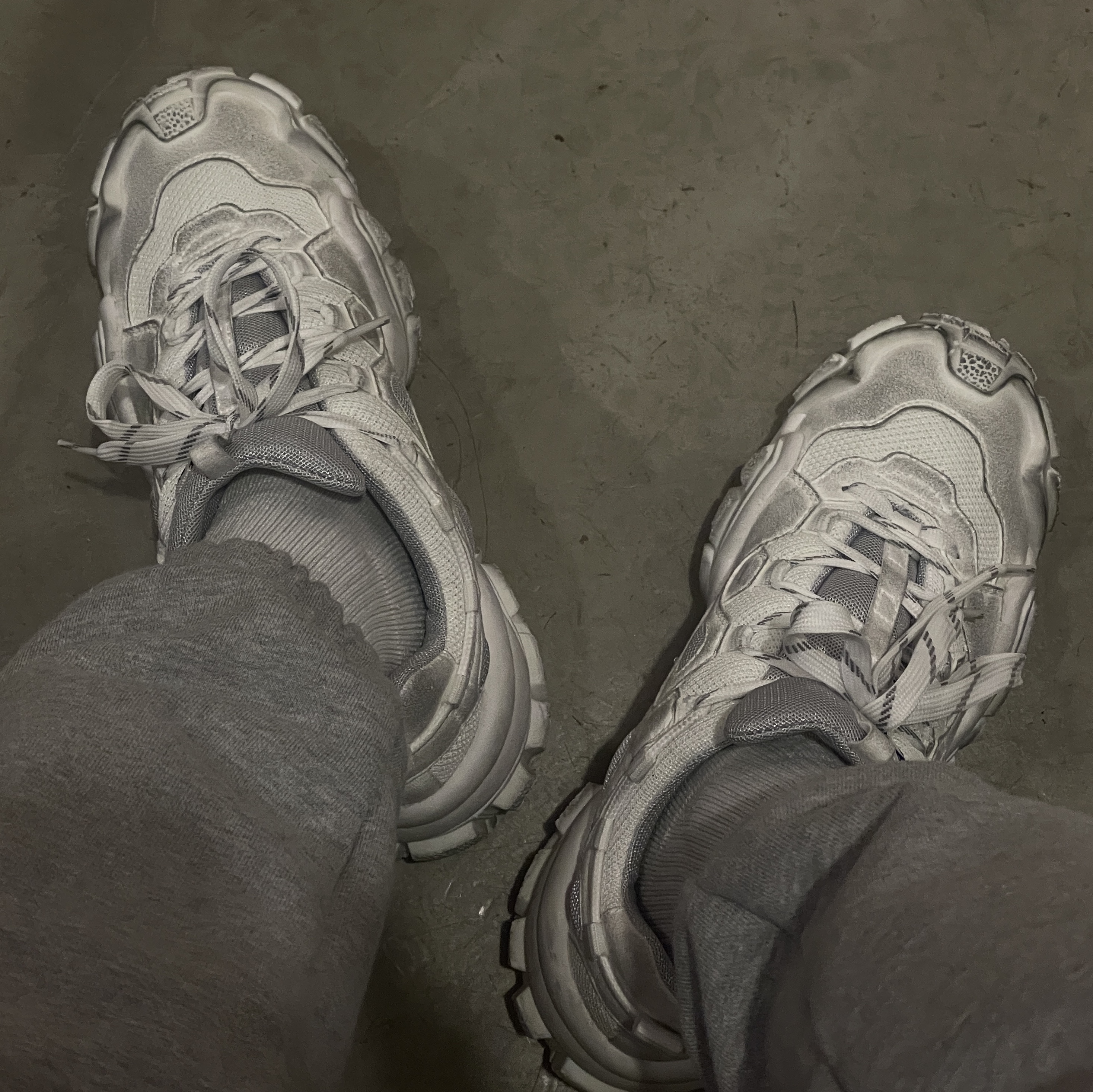 Acne Studios Bolzter Tumbled Sneakers White - 20FW 착용 스타일 - 2
