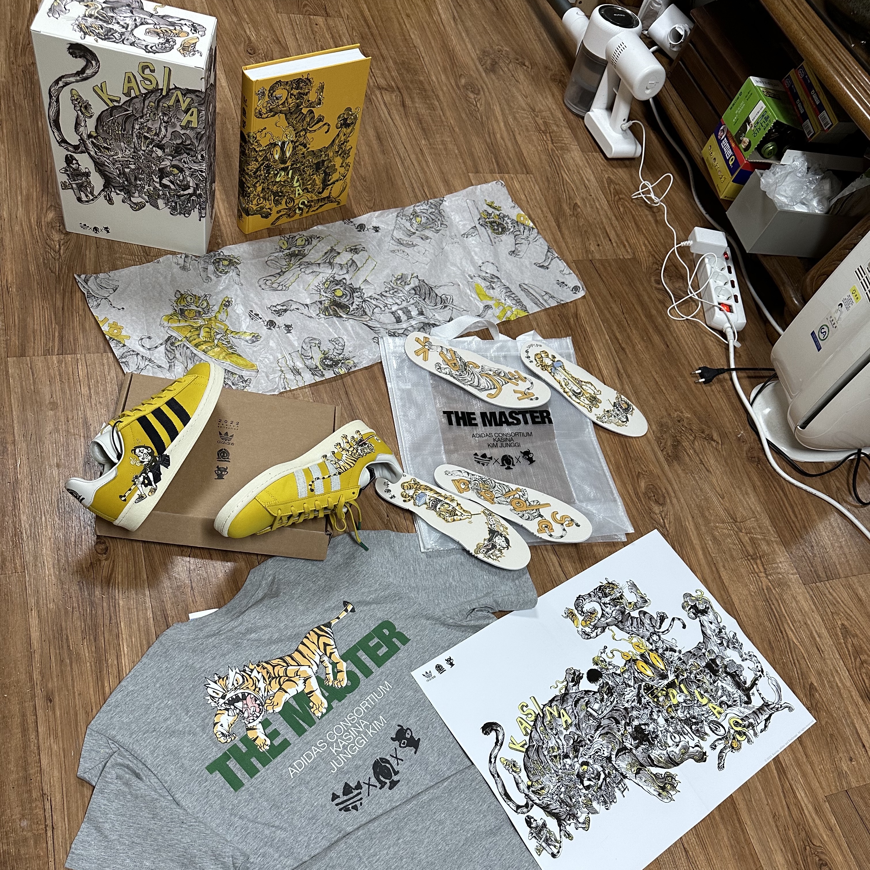 Adidas x Kasina x Kim Jung Gi Campus Hazy Yellow (Special Package) 착용 스타일 - 2