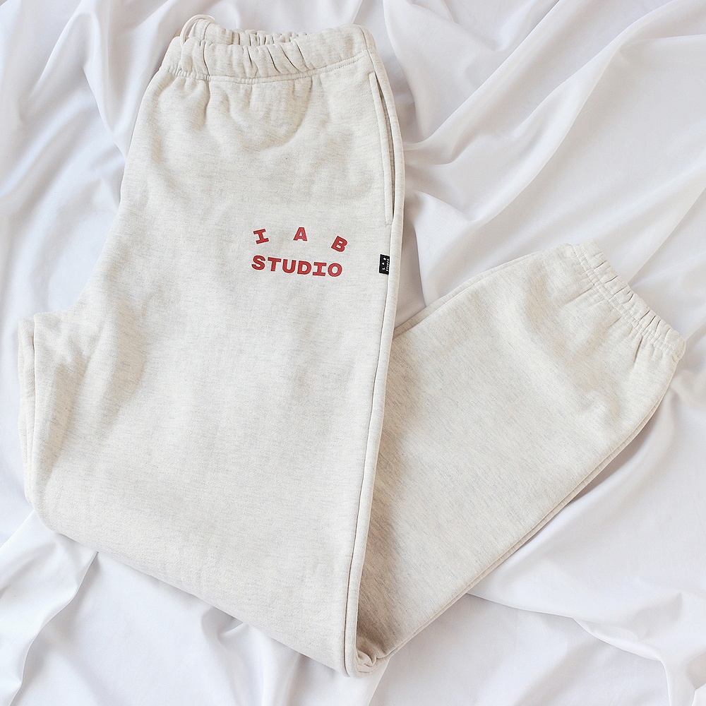 IAB Studio Sweatpants Oatmeal Burgundy - 23SS 착용 스타일