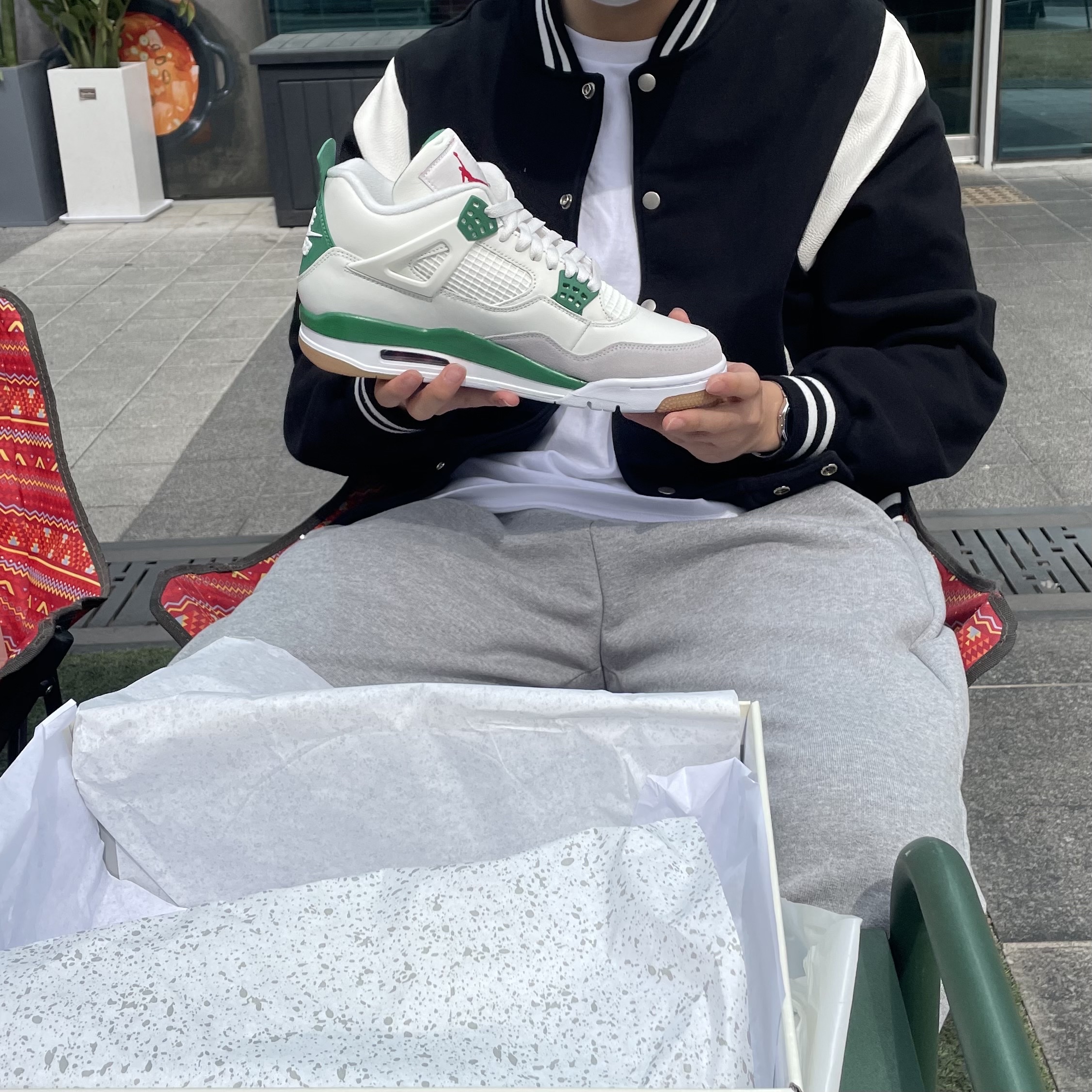 Jordan 4 x Nike SB Retro SP Pine Green 착용 스타일
