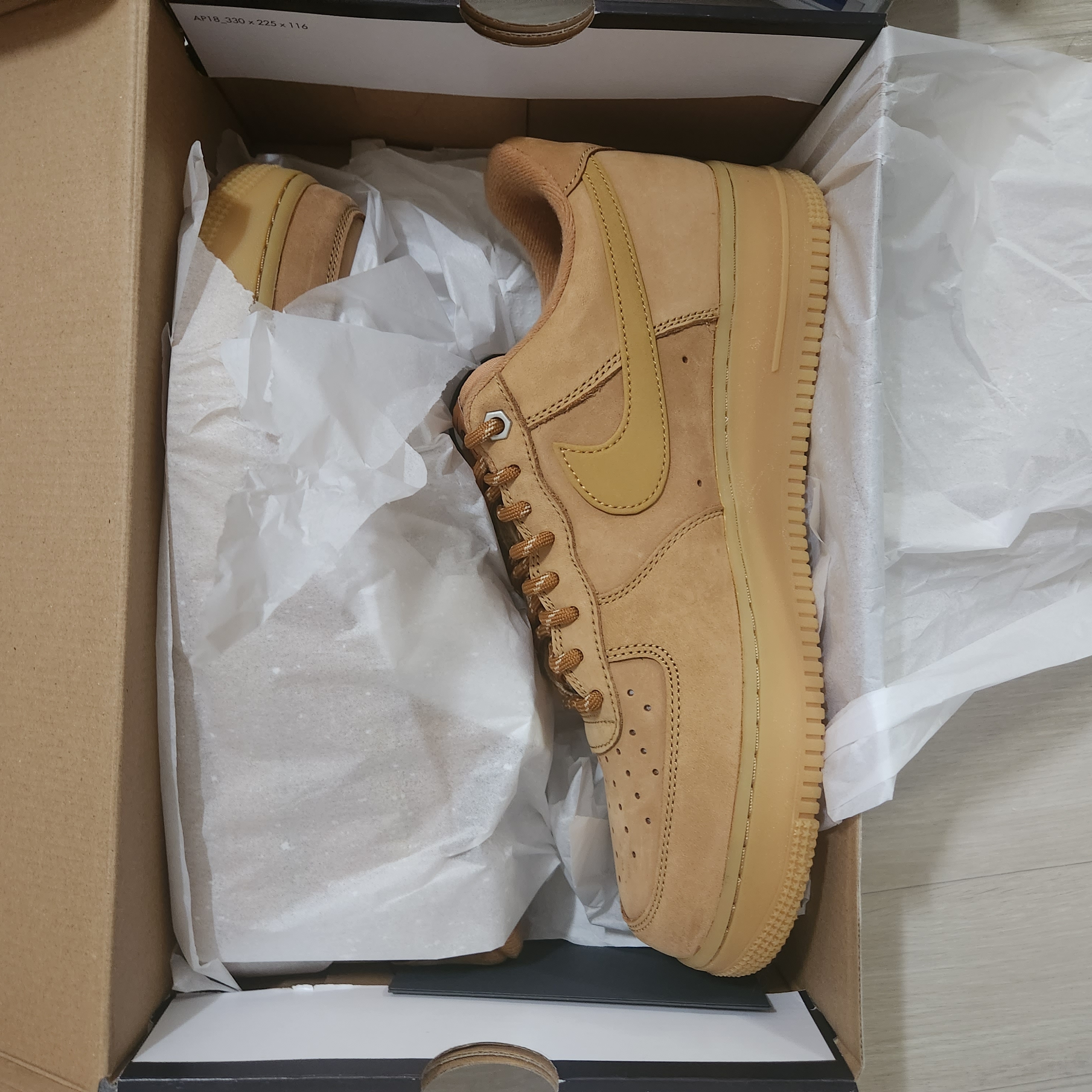 Nike Air Force 1 '07 WB Flax 착용 스타일