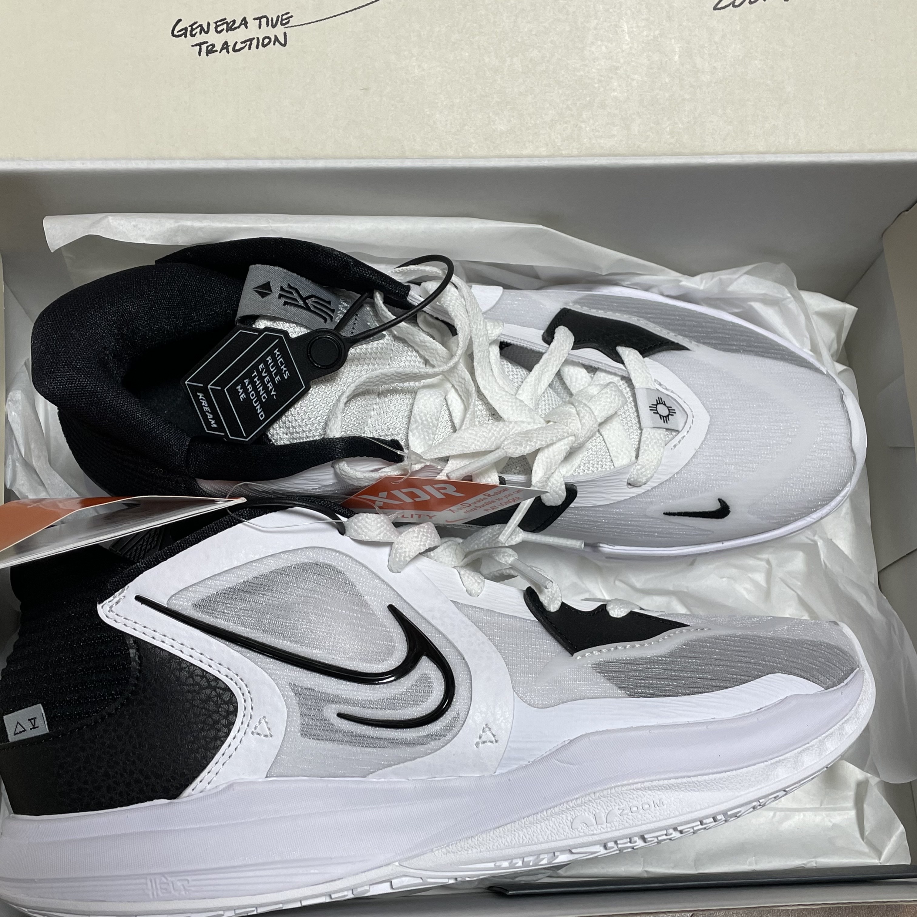 Nike Kyrie Low 5 EP White Black 착용 스타일